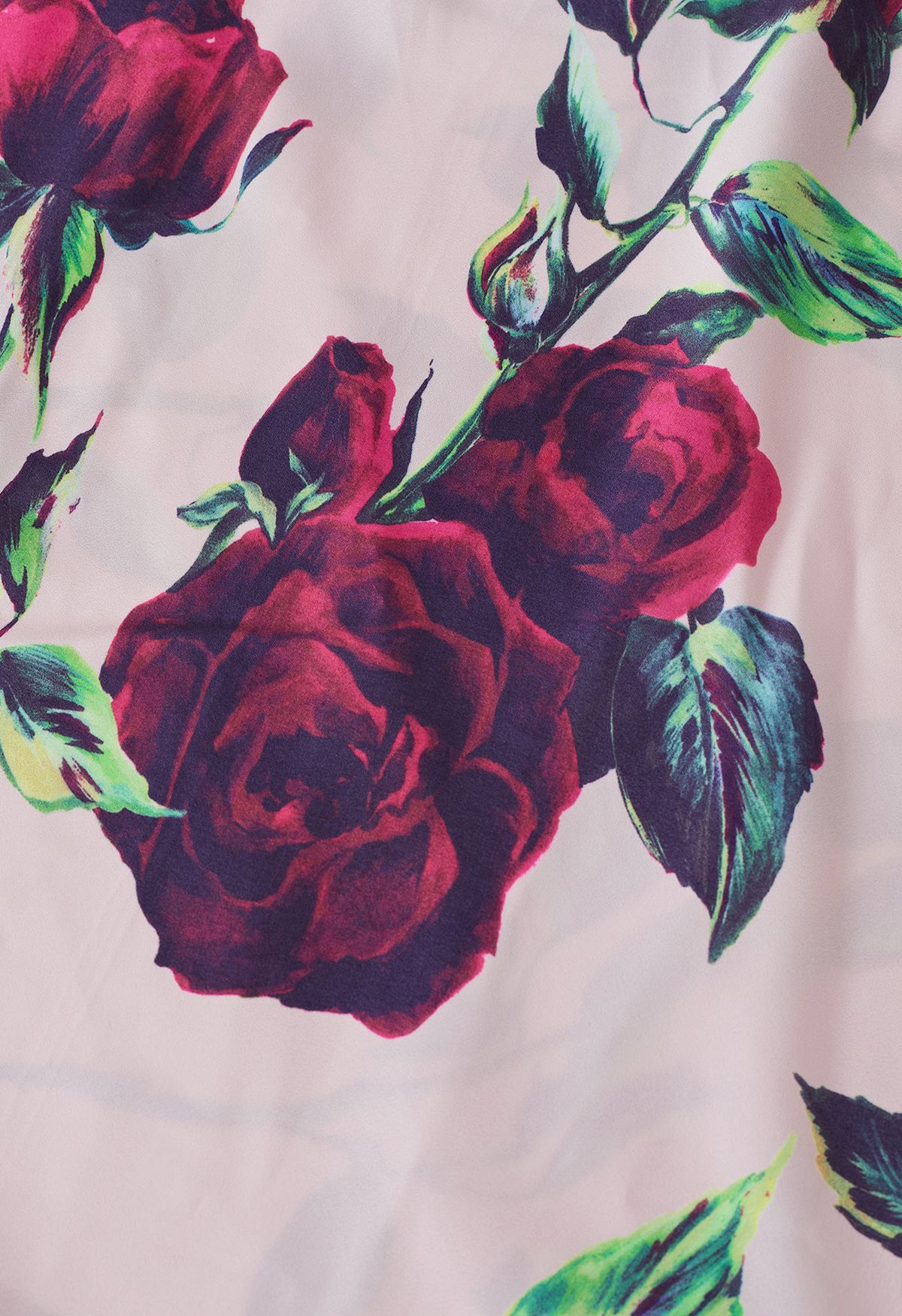 Prachtvolles Cami-Kleid mit roter Rose