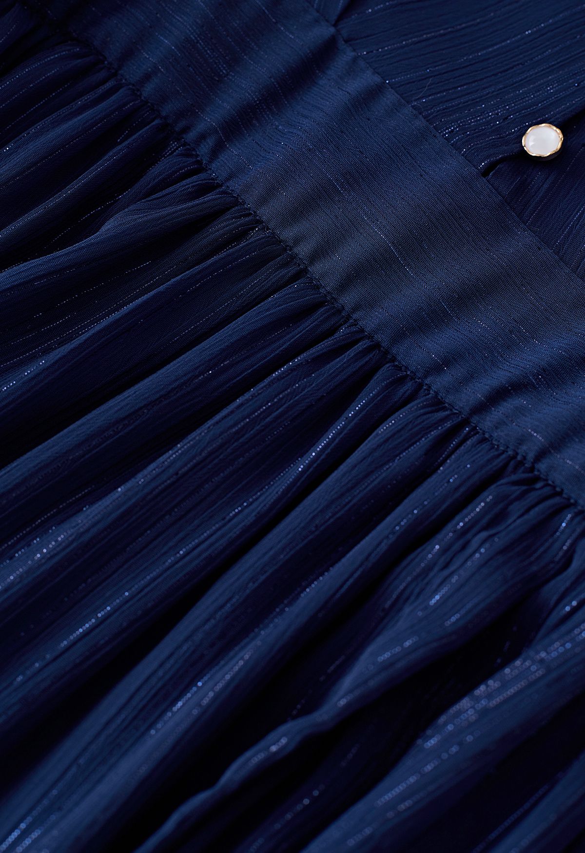 Maxikleid aus metallisch schimmerndem Chiffon mit Rüschenärmeln in Marineblau