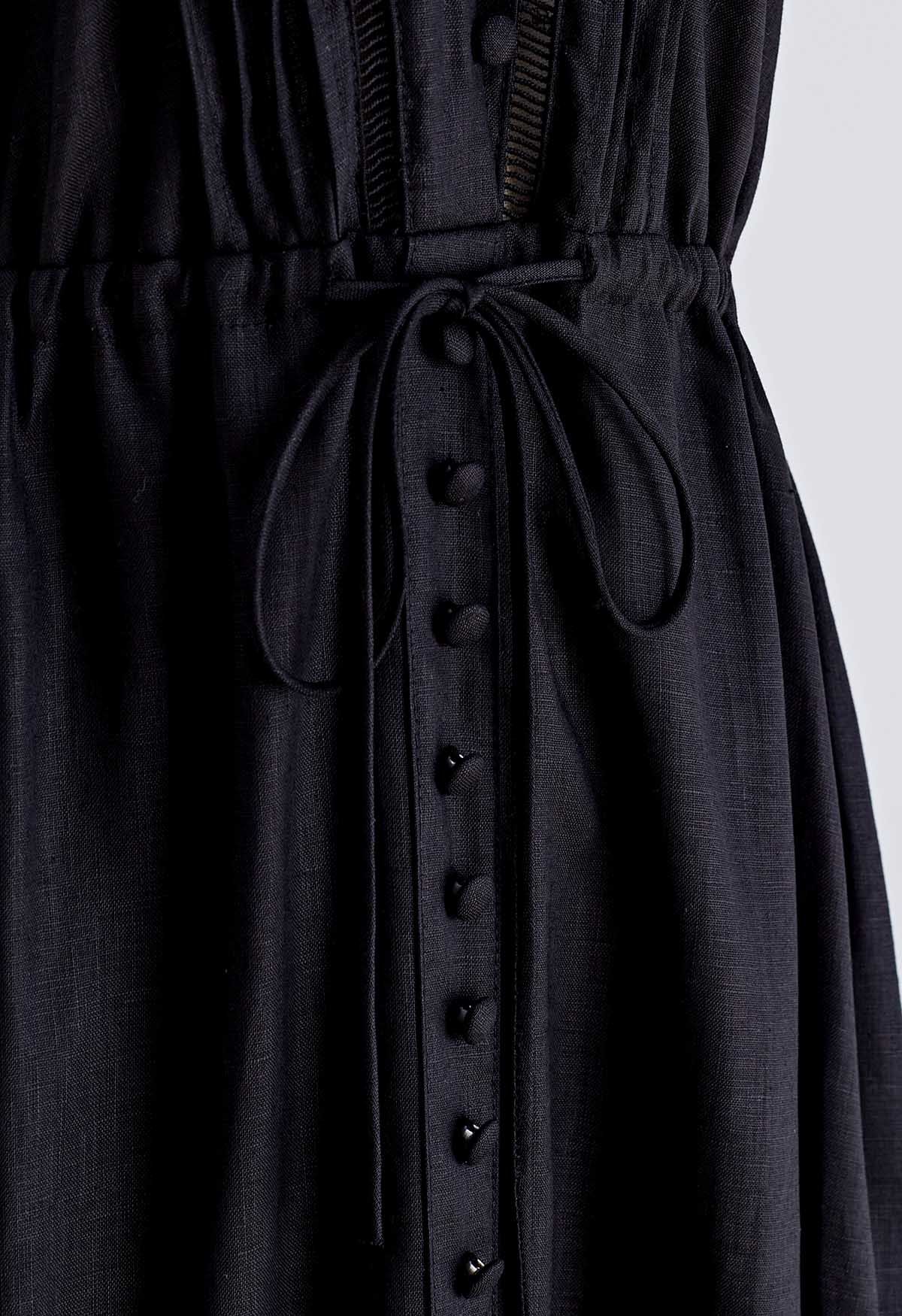 Ärmelloses Kleid mit V-Ausschnitt und Knöpfen in Schwarz