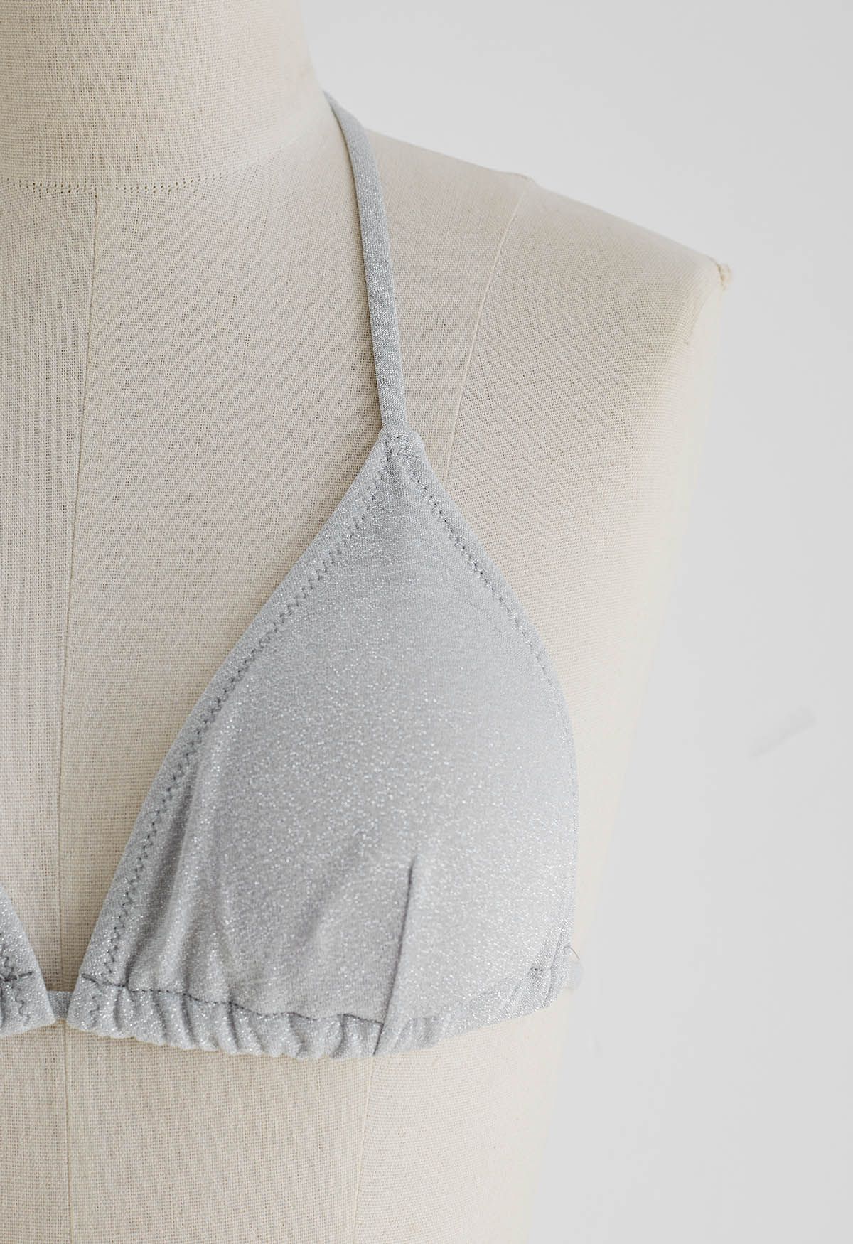 Schillerndes Metallic-Bikini-Set mit Schnürung in Grau