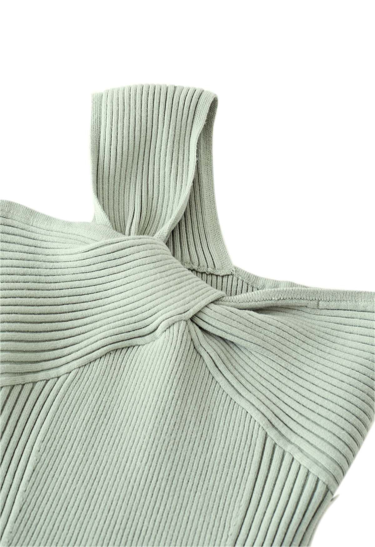 Geknotetes, figurbetontes Strickkleid mit einer Schulter in Erbsengrün