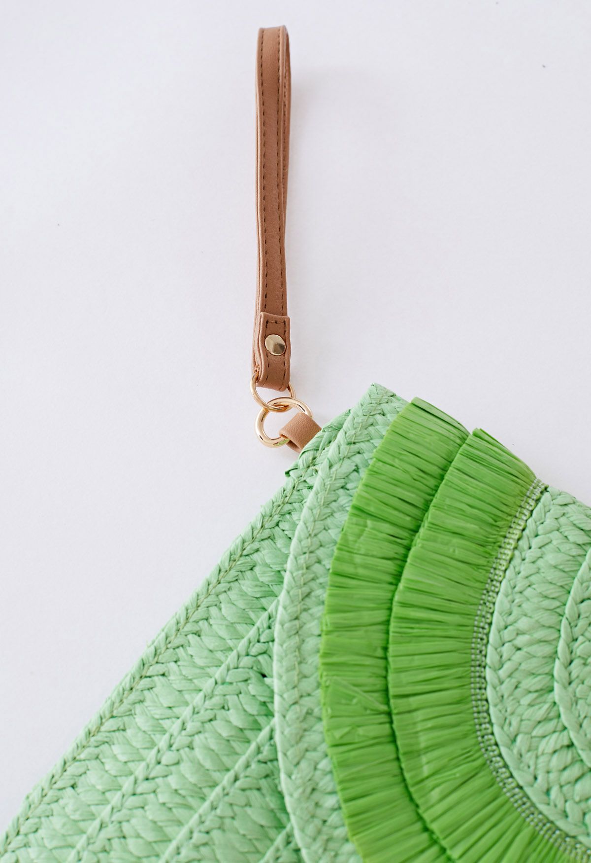 Einfarbige Umschlagtasche aus Raffiabast in Grün