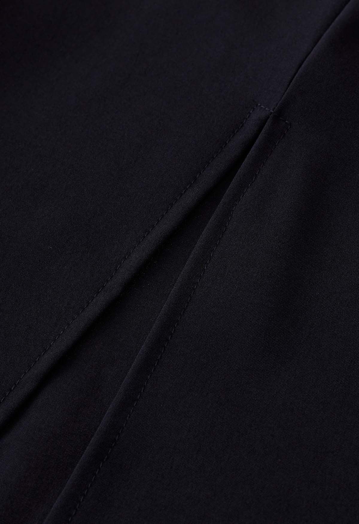 Cami-Kleid mit Rüschensaum und Schulterbindung in Schwarz