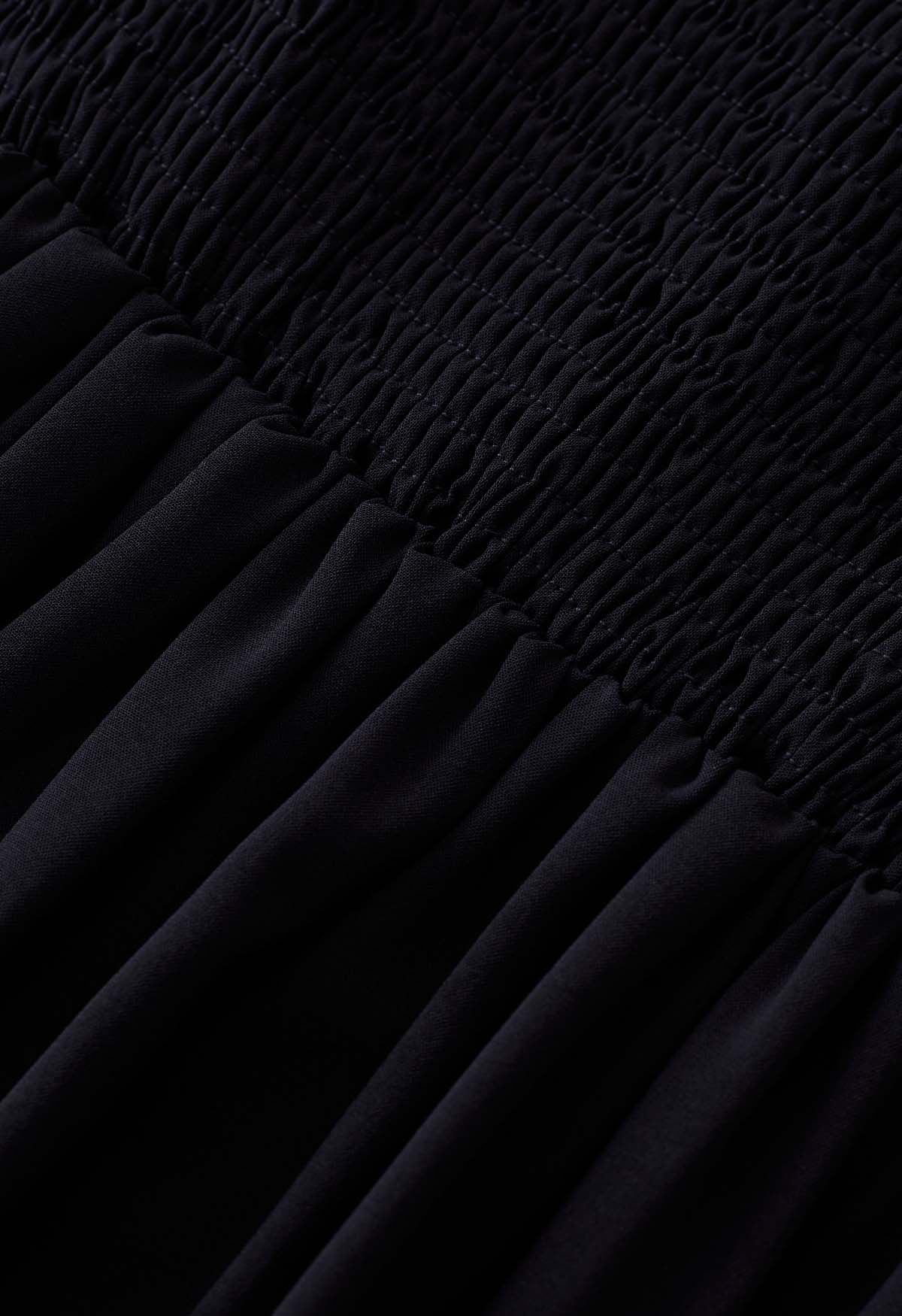 Cami-Kleid mit Rüschensaum und Schulterbindung in Schwarz