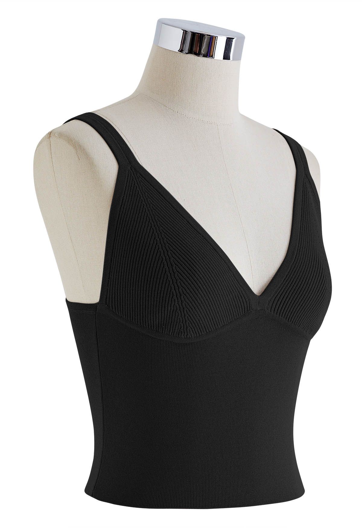 Geripptes Cami-Crop-Top mit V-Ausschnitt in Schwarz