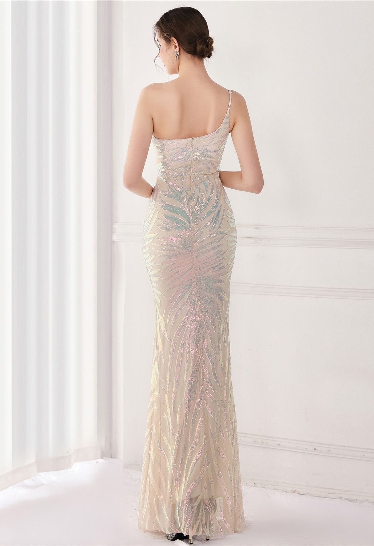 One-Shoulder-Kleid im Meerjungfrau-Stil mit Blattpailletten in Aprikose