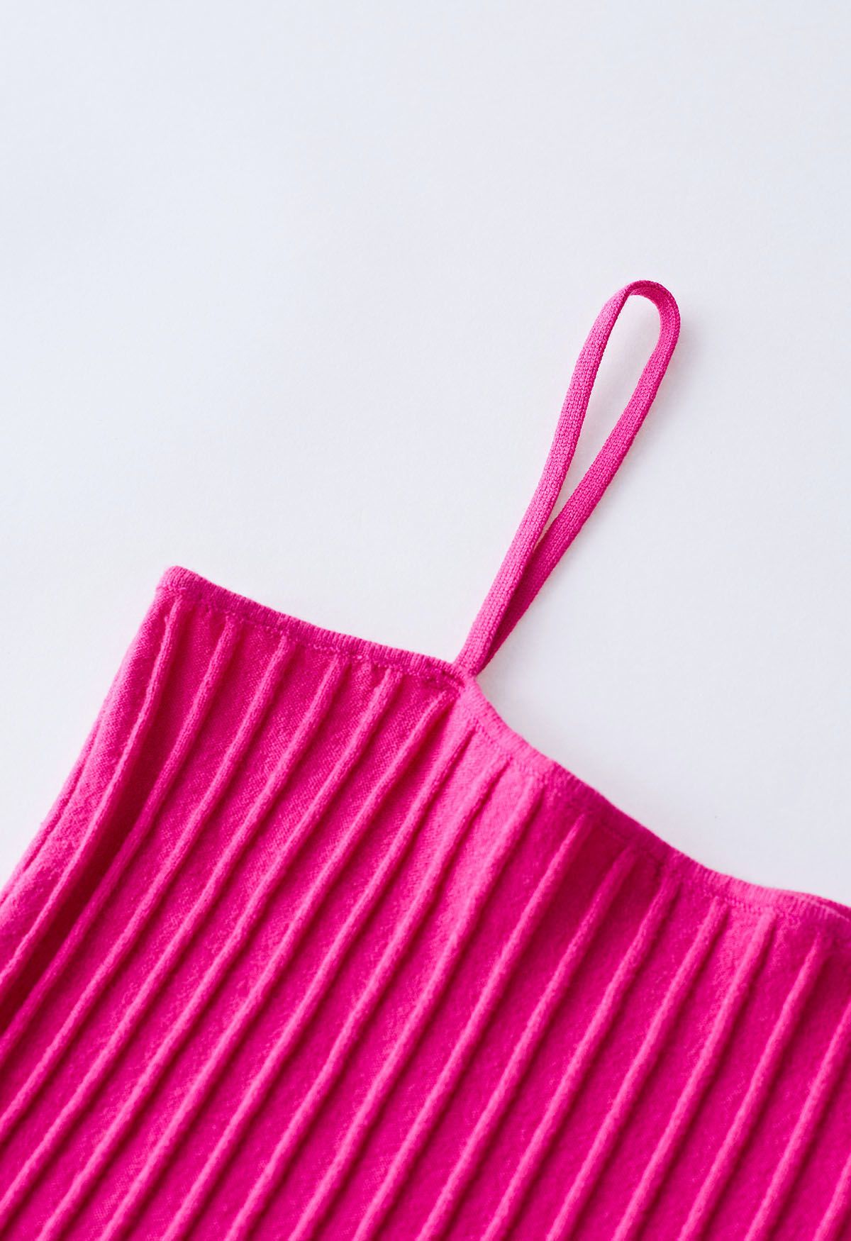 Solides, plissiertes Cami-Kleid aus Strick in Pink