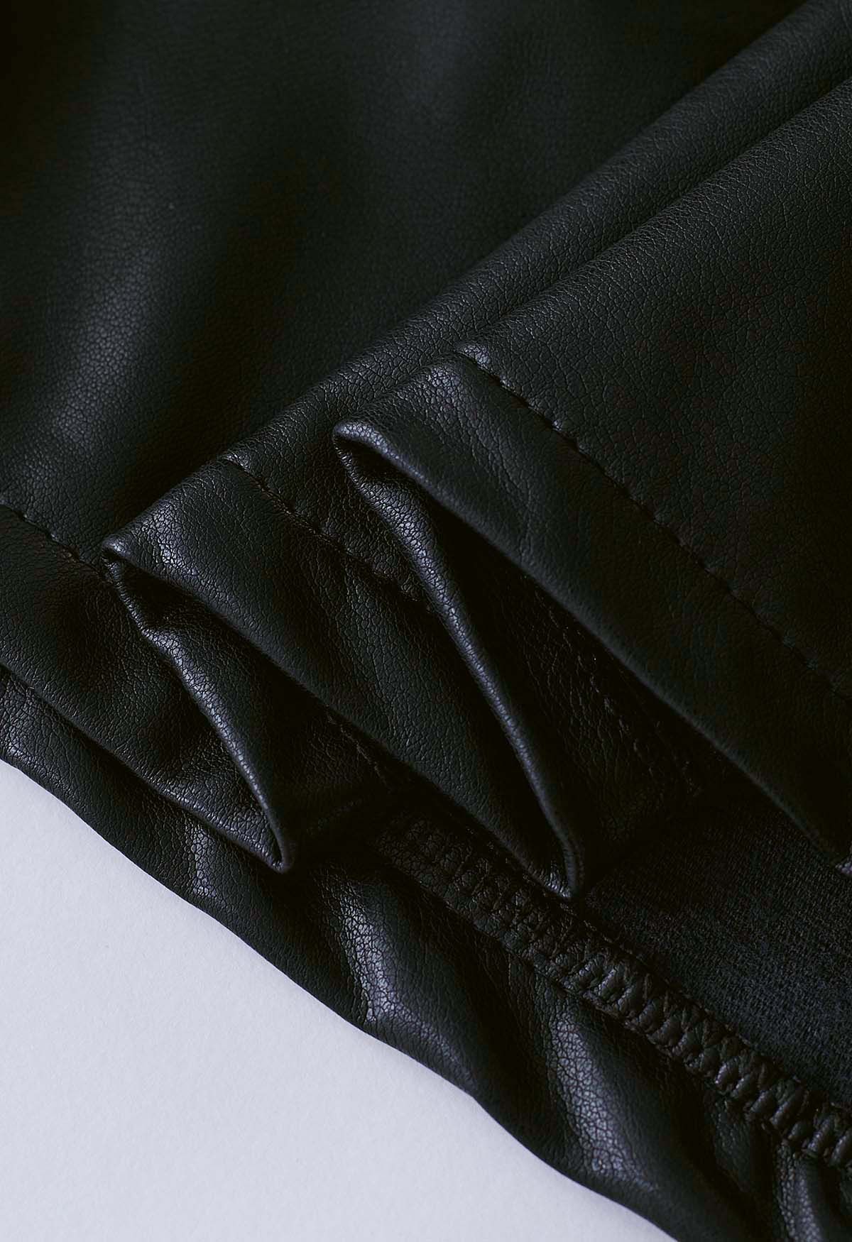 Minirock aus Kunstleder mit elastischem Bund in Schwarz