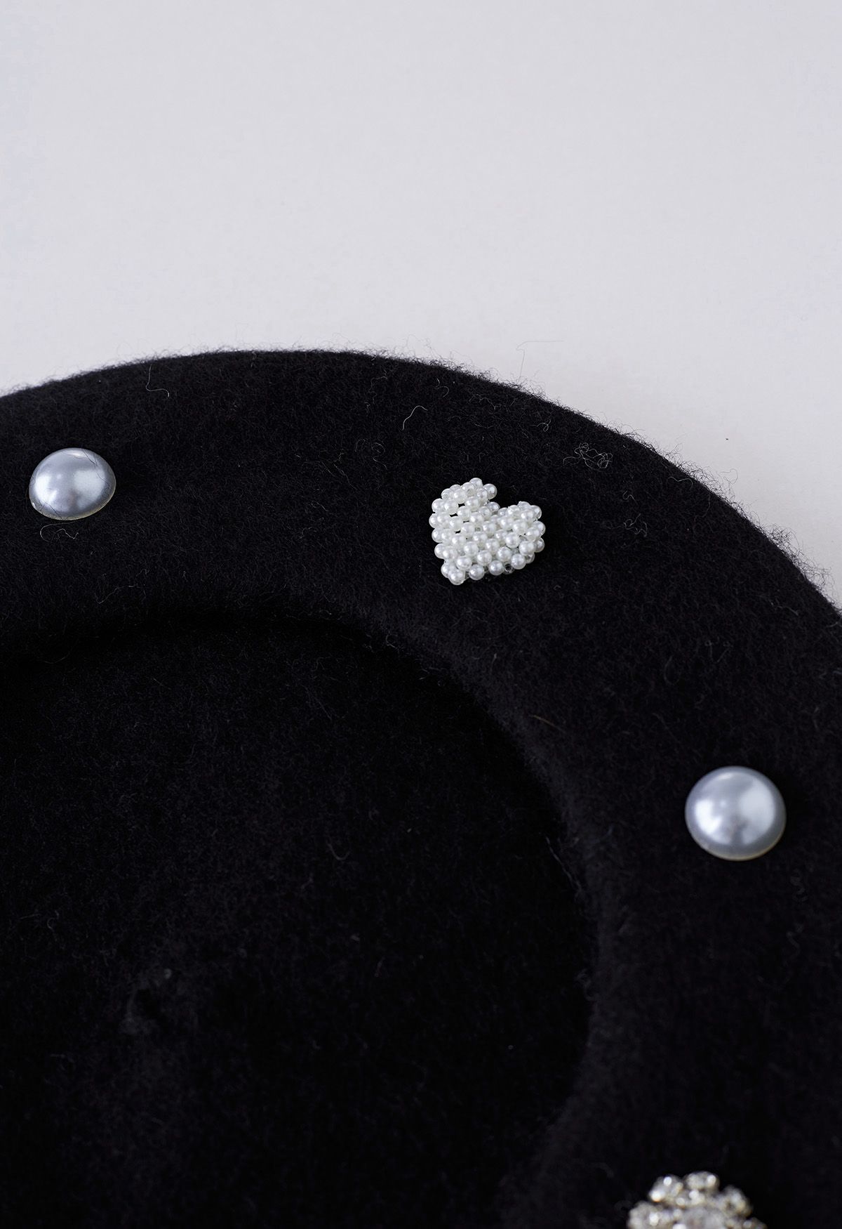 Strass-Dekor-Perlen-Baskenmütze in Schwarz