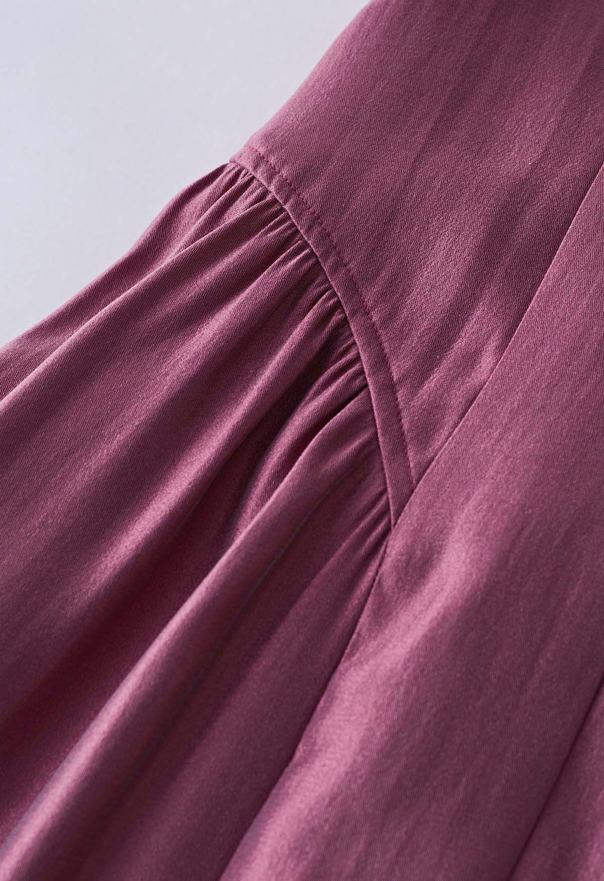 Glänzendes Cami-Kleid mit doppelten Schnüren in Violett