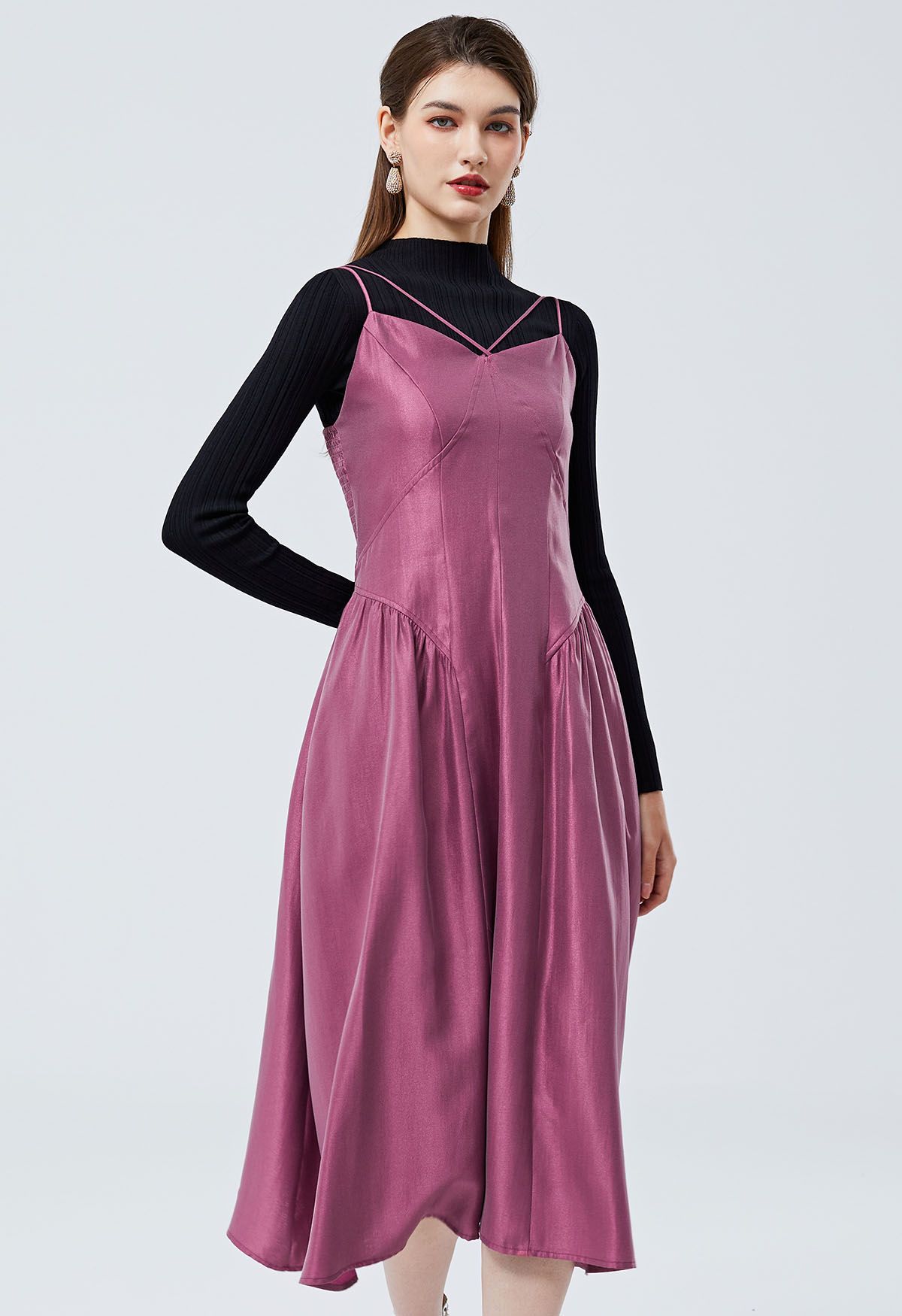 Glänzendes Cami-Kleid mit doppelten Schnüren in Violett