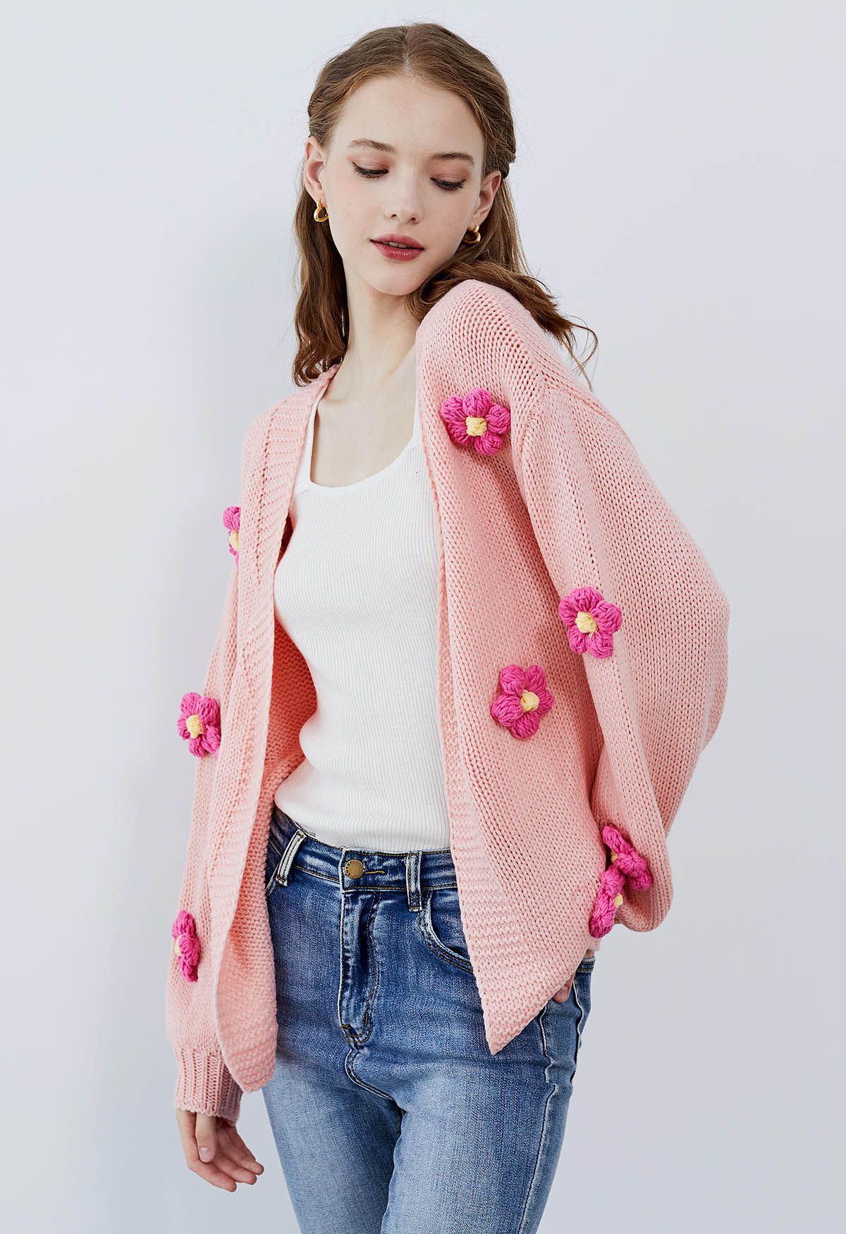 Strickjacke mit 3D-Stickerei und offener Vorderseite in Rosa