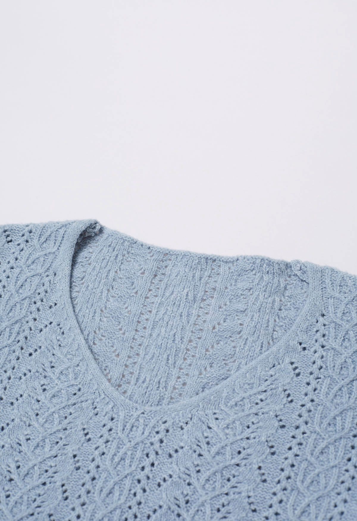 Pointelle-Strickpullover mit V-Ausschnitt in Staubblau