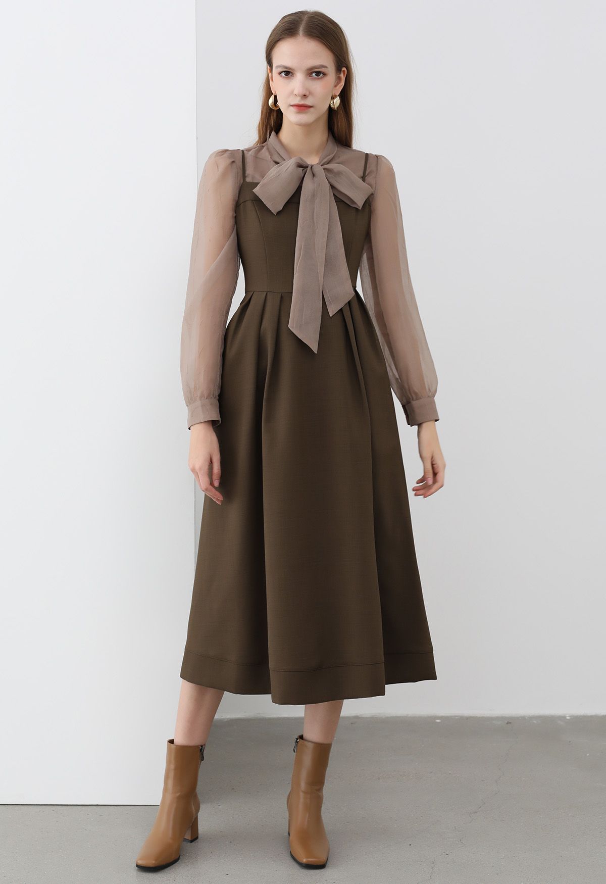 Schiere Bowknot Button-Down-Hemd in Taupe