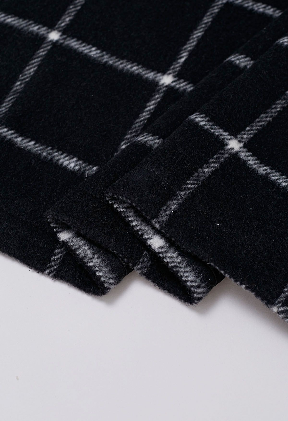 Karierter Mantel aus Wollmischung mit offener Vorderseite in Schwarz