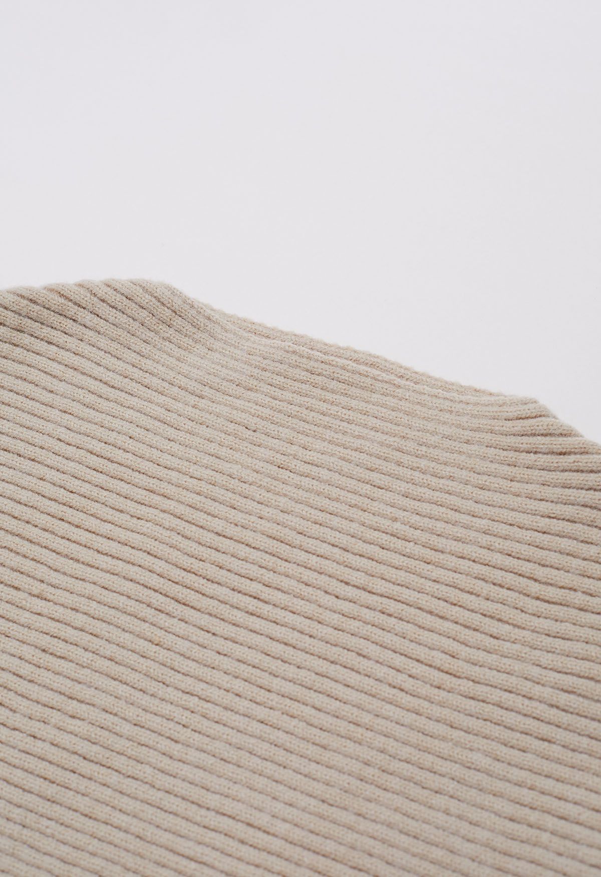 Dramatischer Rippstrickpullover mit Fledermausärmeln in Sand