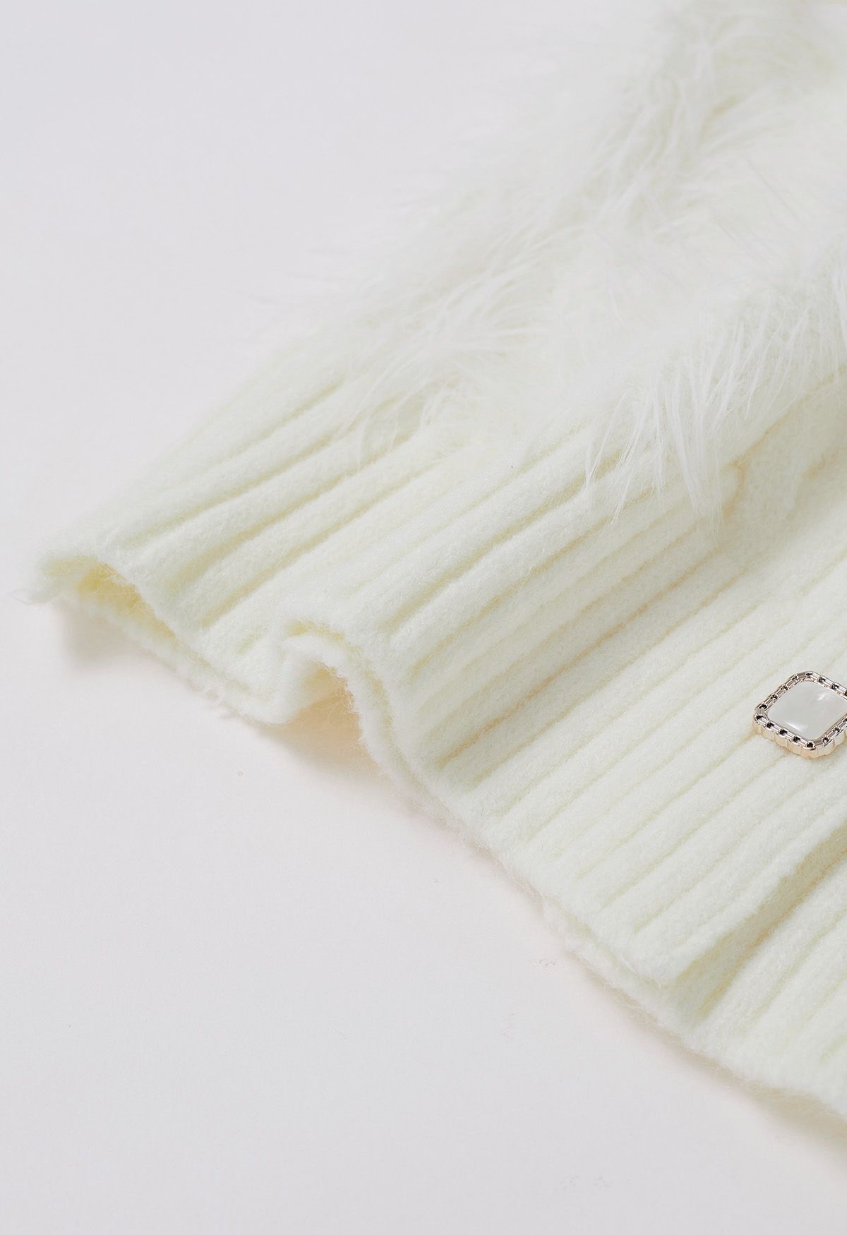 Softness-Cardigan mit Knöpfen aus Kunstfell in Creme