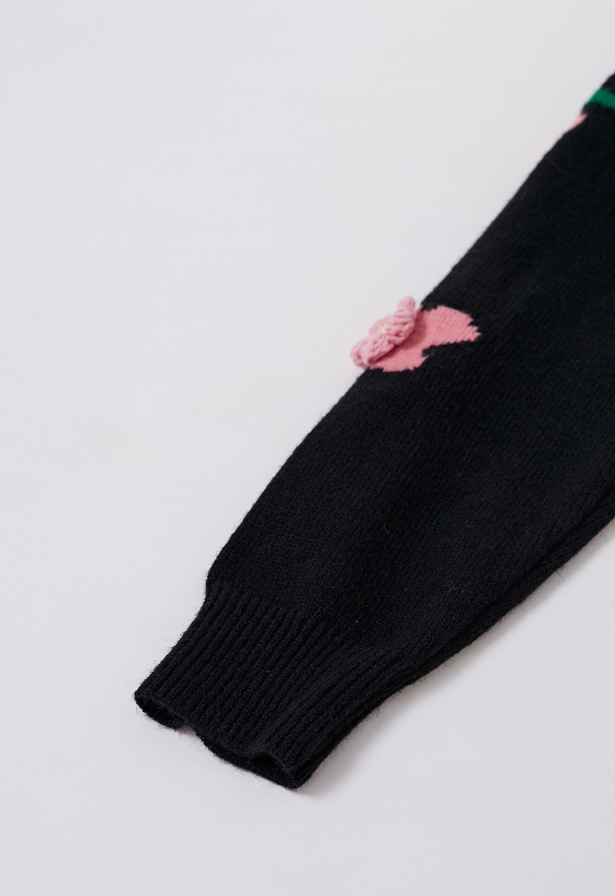 Schwarzer Cardigan mit Knöpfen und 3D-Stickerei und Blumenstickerei