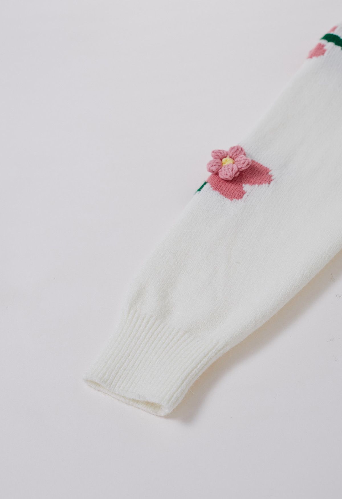 Weißer Cardigan mit Knöpfen und 3D-Stickerei und Blumenstickerei