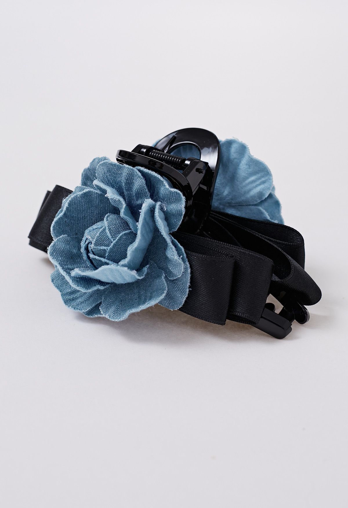 Jeansblaue florale handgemachte Haarspange