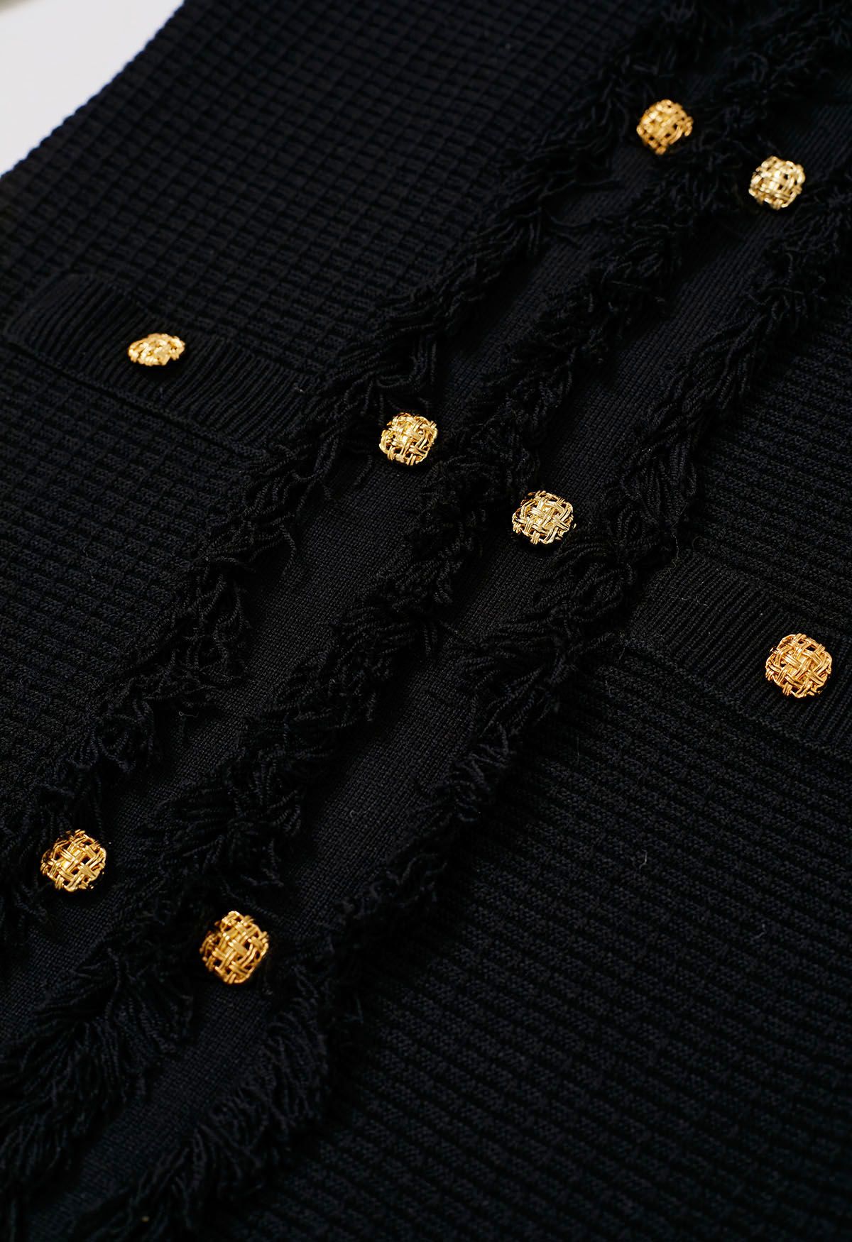 Waffelstrickkleid mit goldenen Knöpfen und Fransenrand in Schwarz