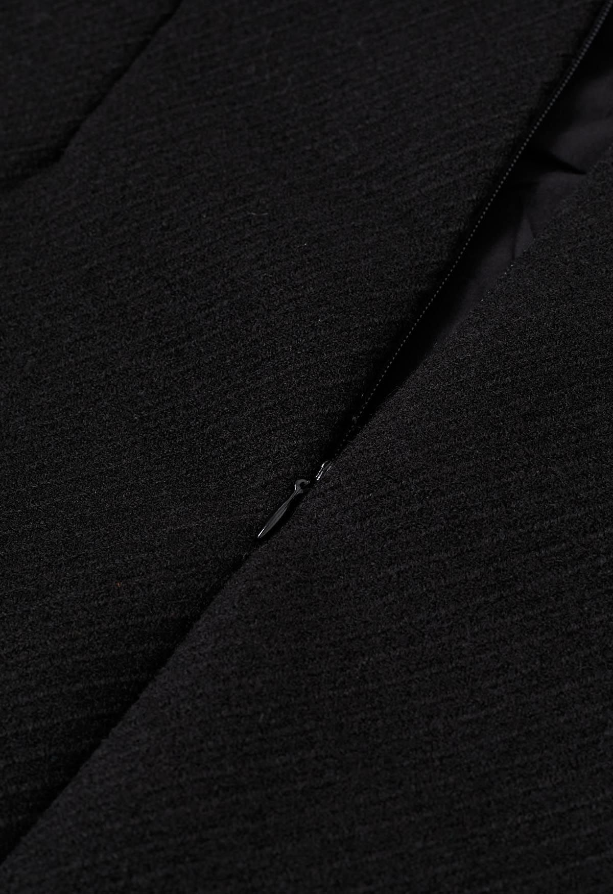 Minirock aus Wollmischung mit Klappe und gekerbtem Saum in Schwarz