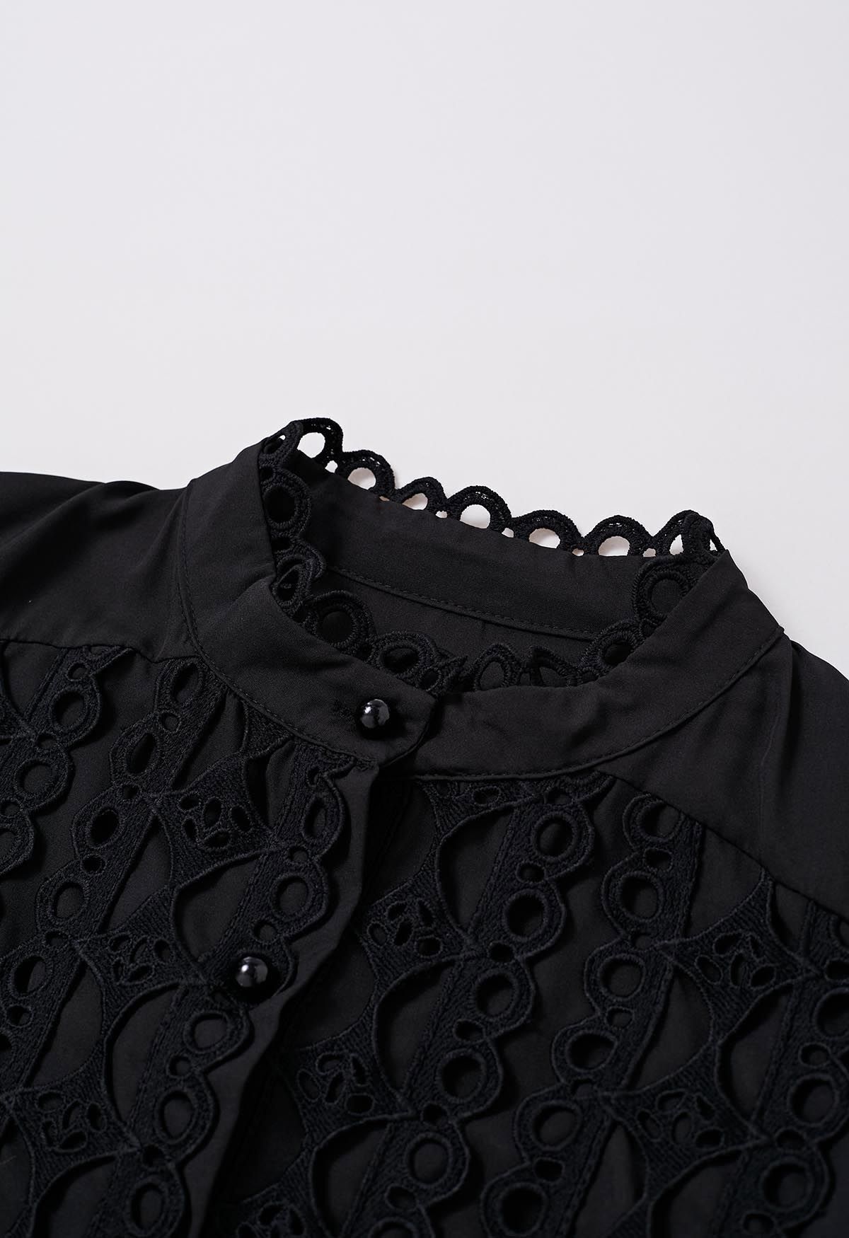Exquisites Cutwork-Hemd mit Knopfleiste und Blasenärmeln in Schwarz