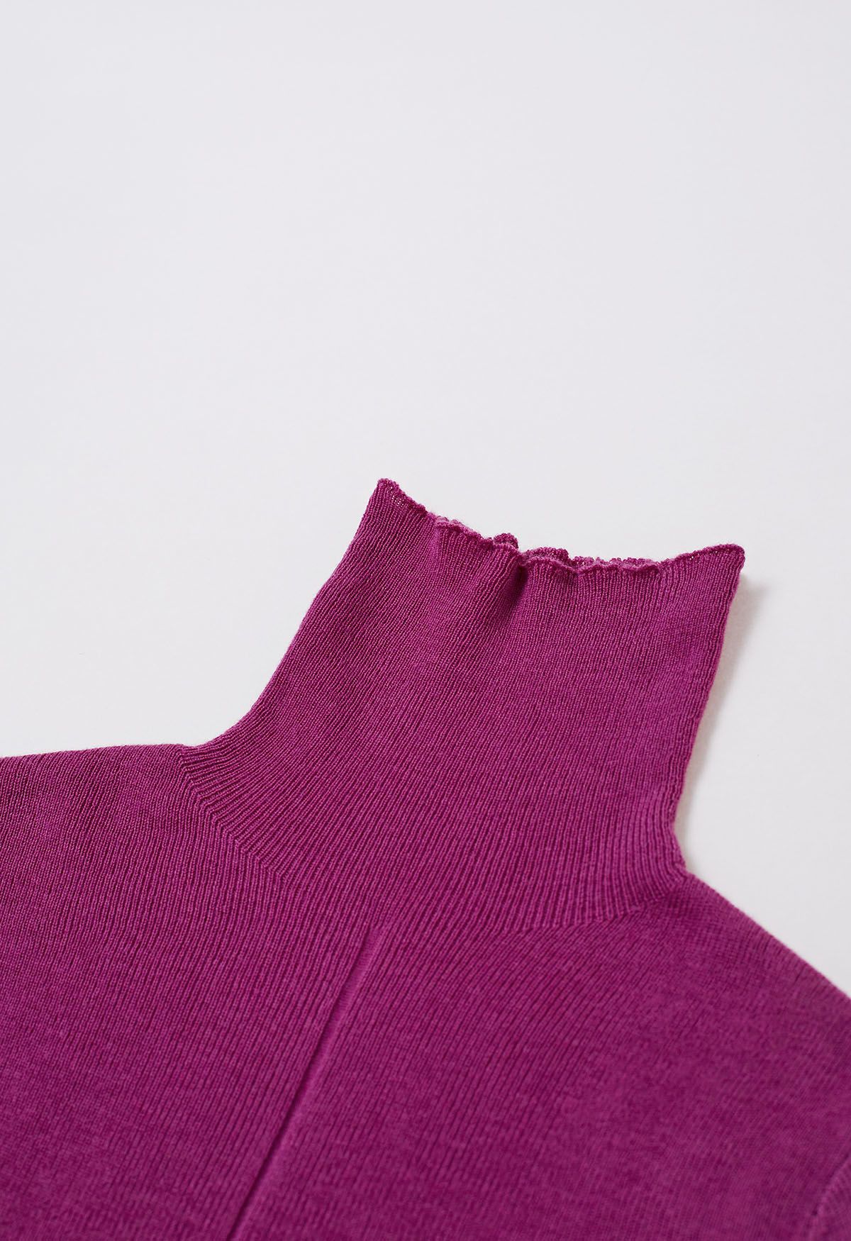 Basic-Top aus weichem Strick mit Stehkragen in Magenta