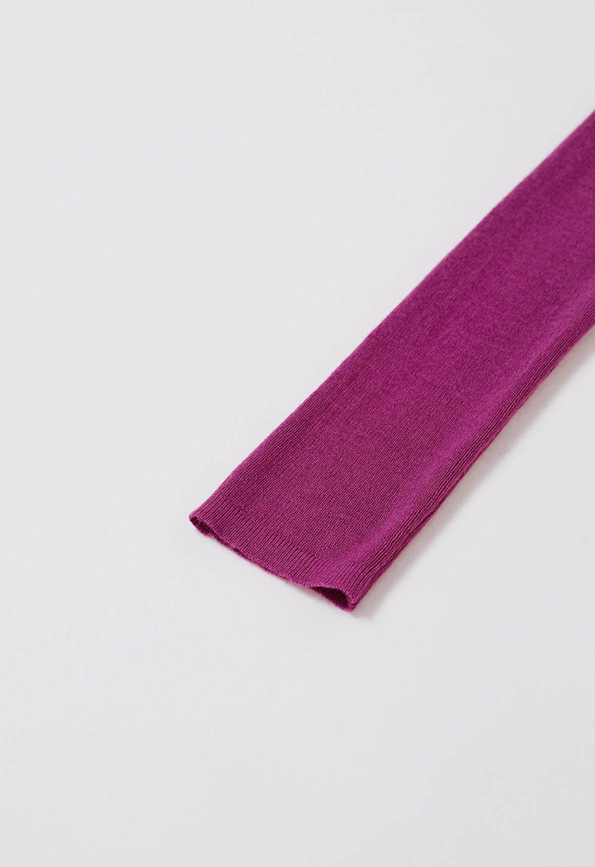 Basic-Top aus weichem Strick mit Stehkragen in Magenta