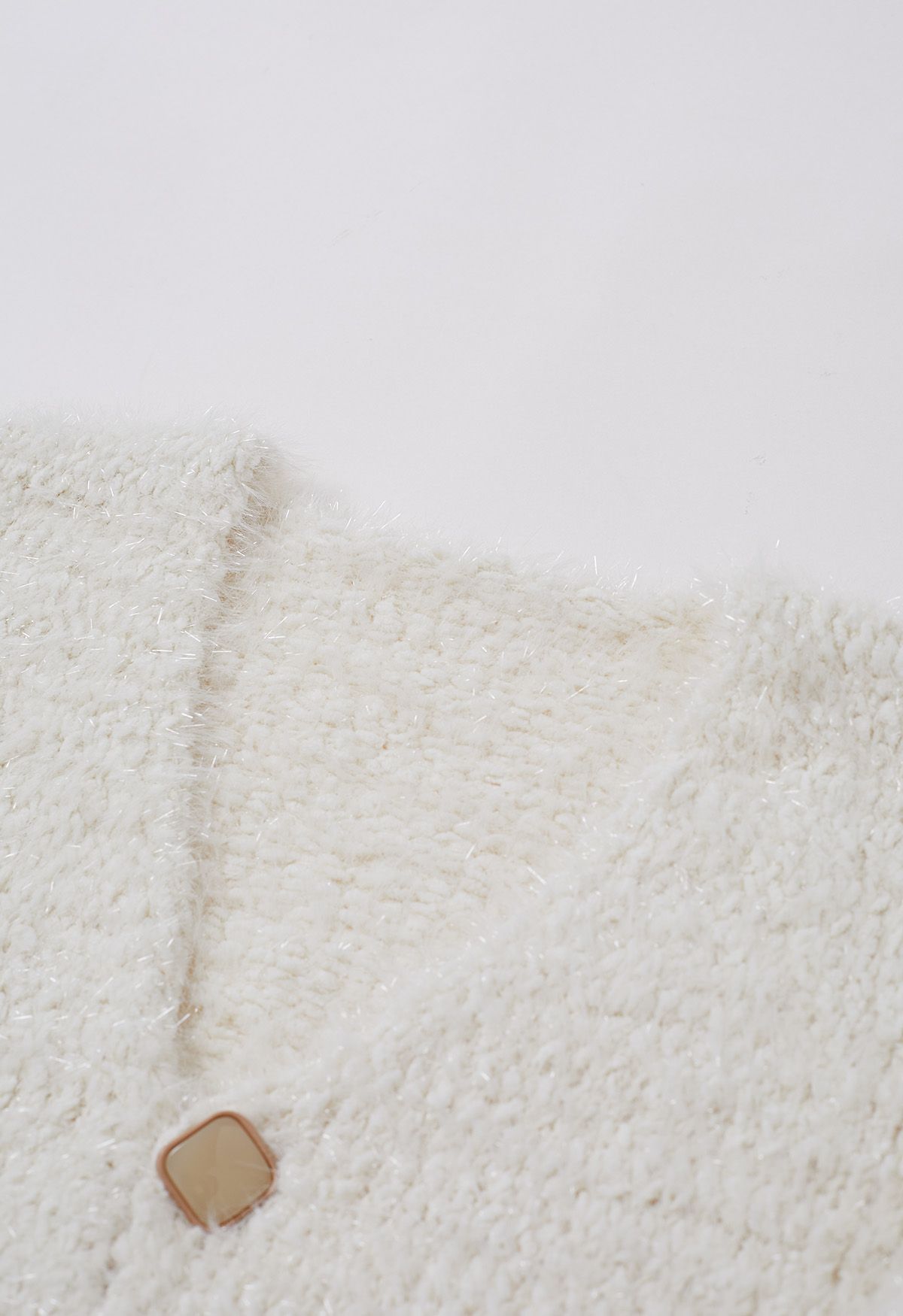 Coziness Shimmer Fuzzy Knit Cardigan mit Knöpfen in Creme