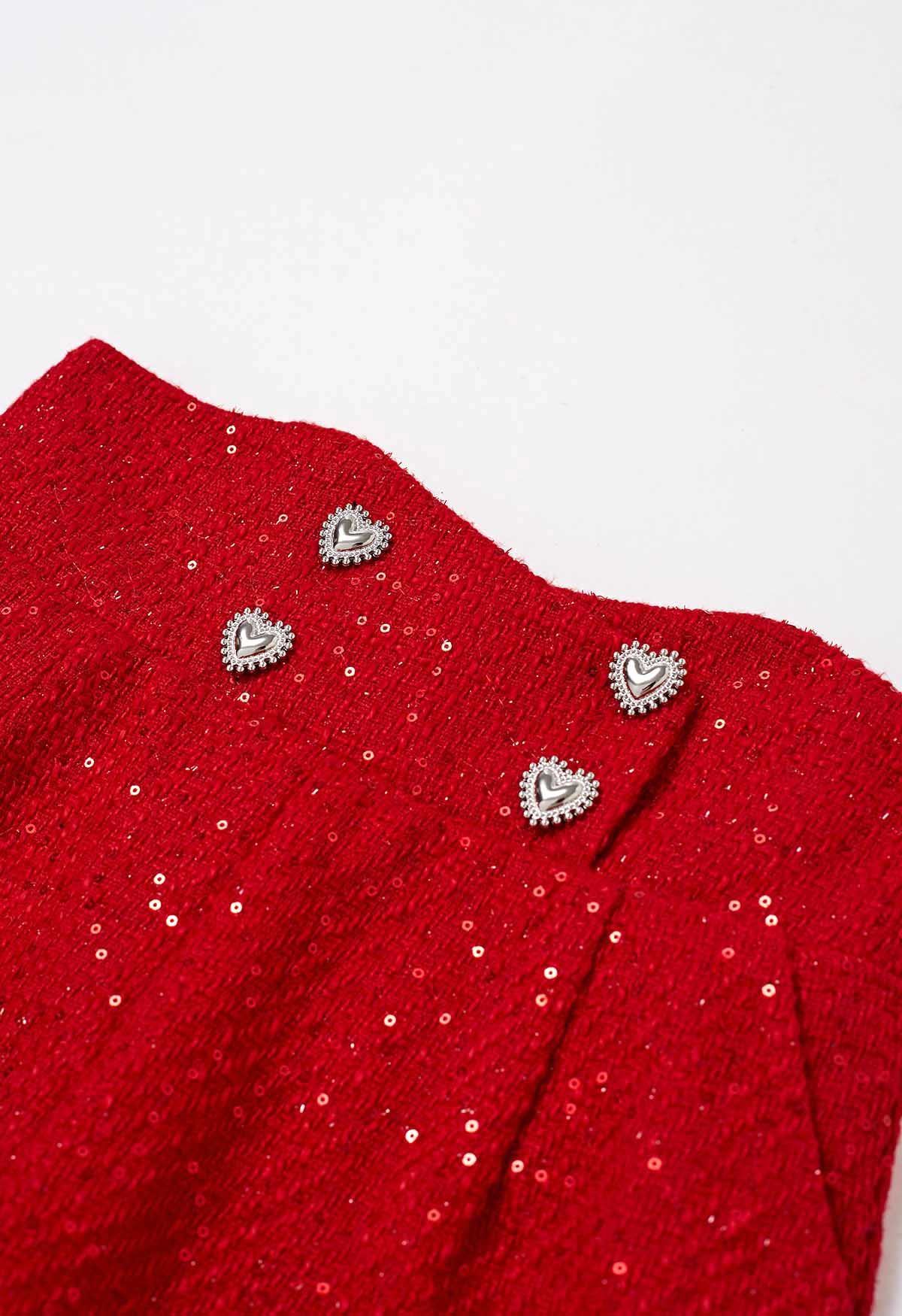 Tweed-Shorts mit Herzknopf und Paillettenverzierung in Rot
