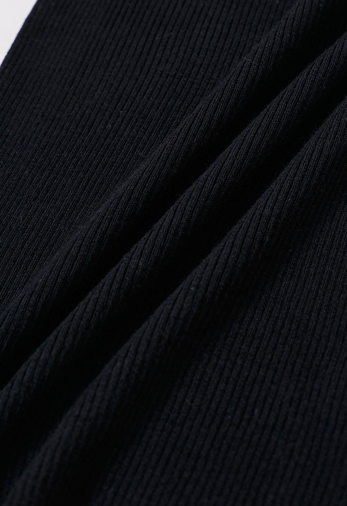 Strickoberteil mit Farbblock-Ausschnitt in Schwarz