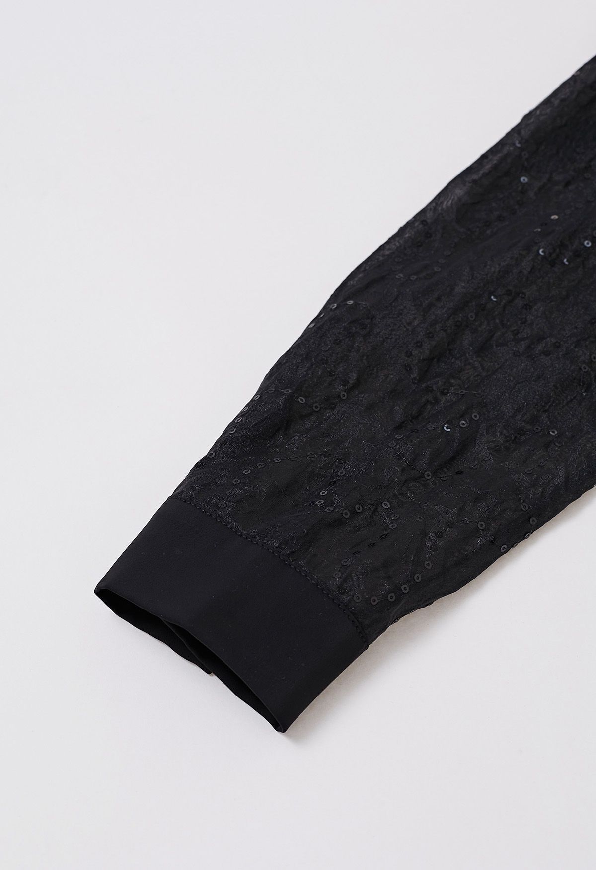 Geblümtes Hemd mit Pailletten und Knöpfen aus Netzstoff in Schwarz