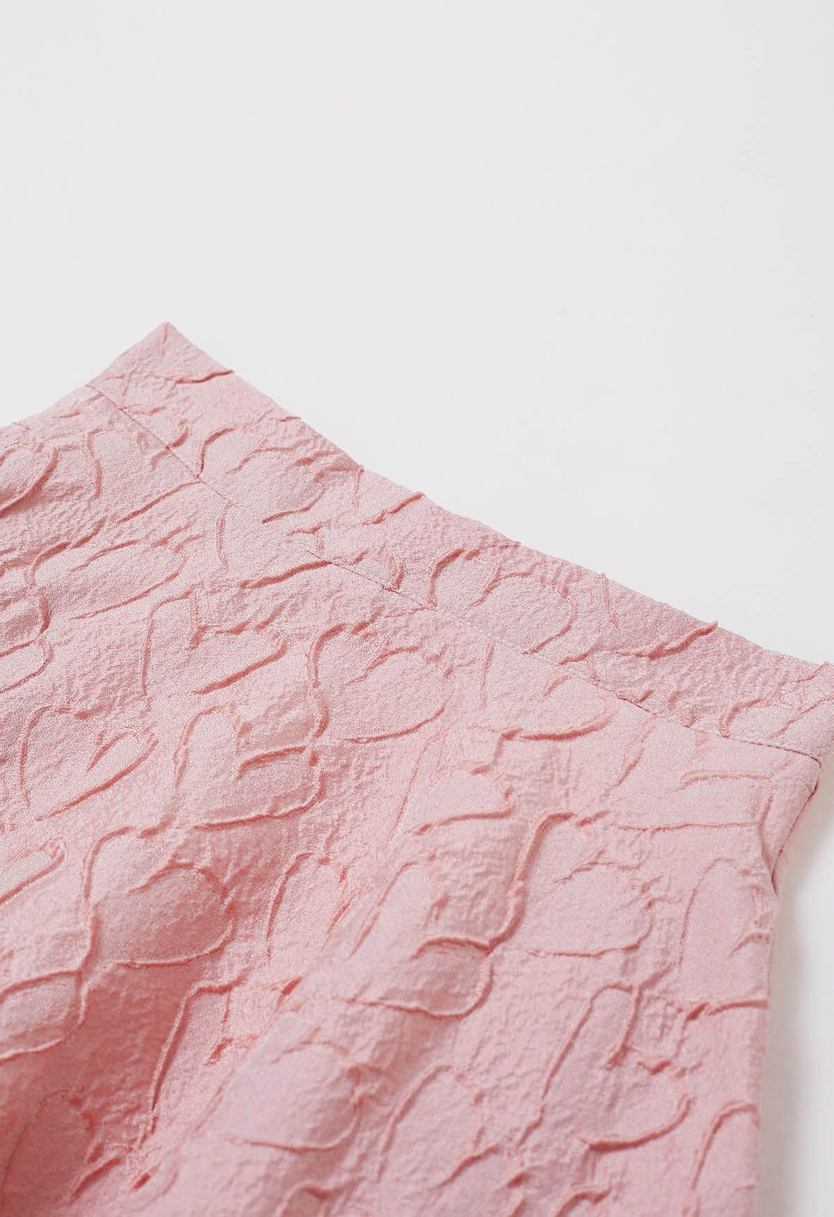 Pastellfarbener ausgestellter Rock mit Herzstruktur in Rosa