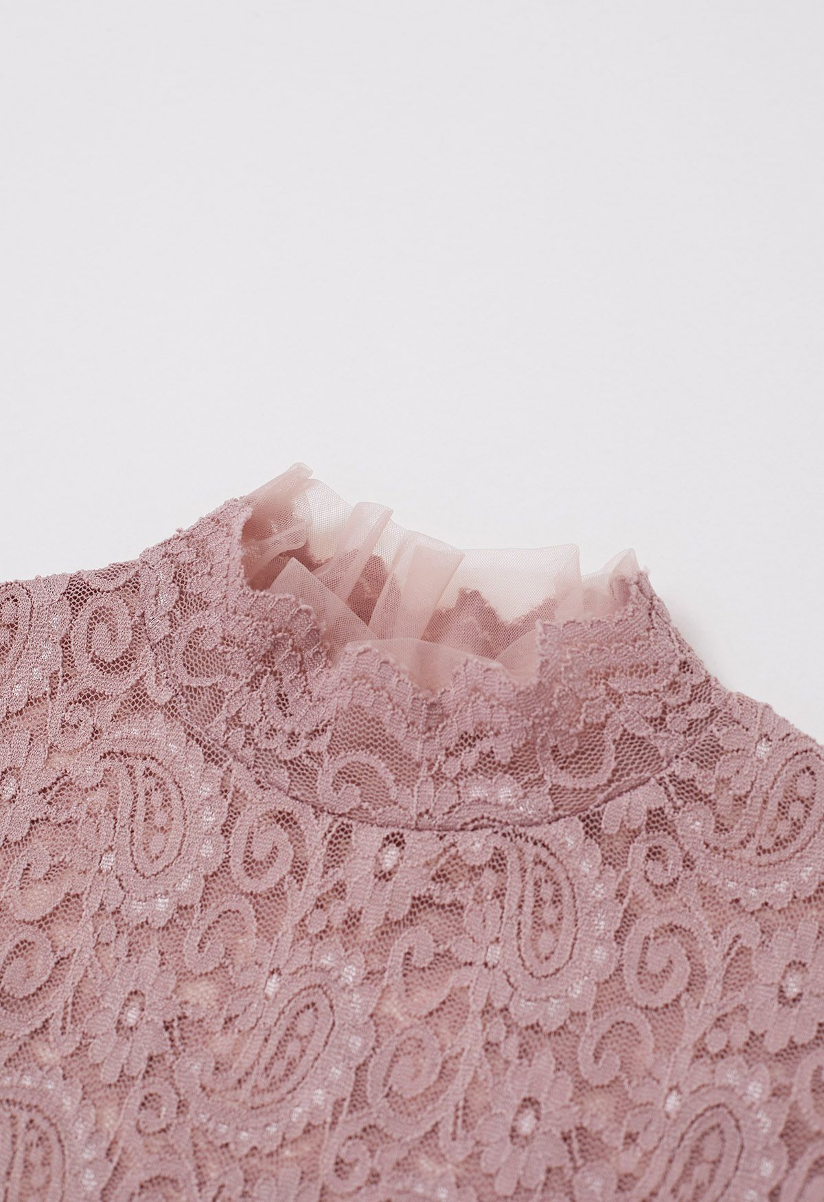 Top mit Paisley-Muster und Netzeinsatz aus Vollspitze in Rosa