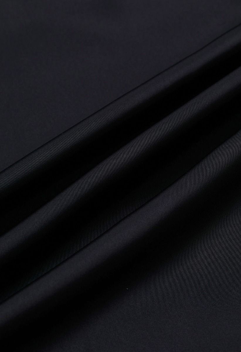 Zeitlose Eleganz – Satin-Maxirock in A-Linie in Schwarz