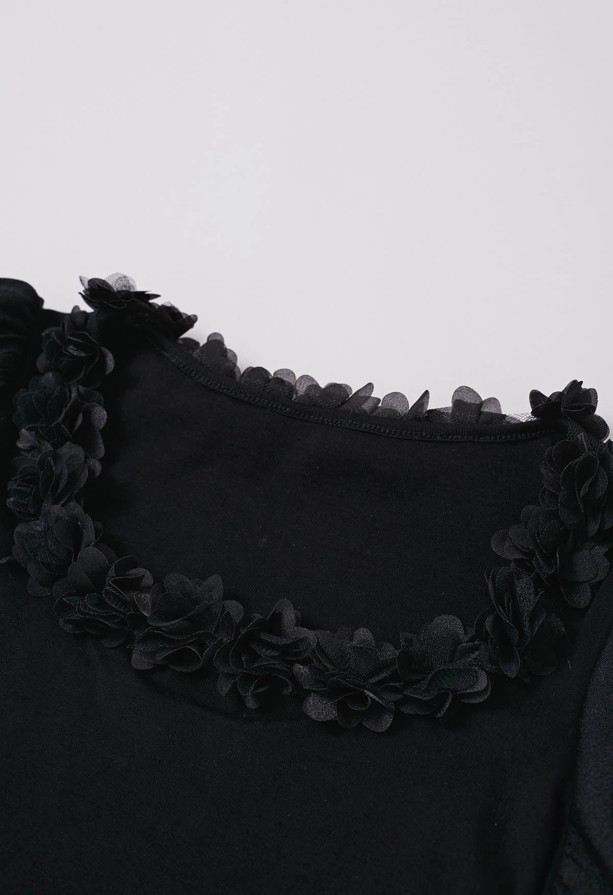 3D Flowers Neckline Bubble Sleeve Ruched Crop Top in Black