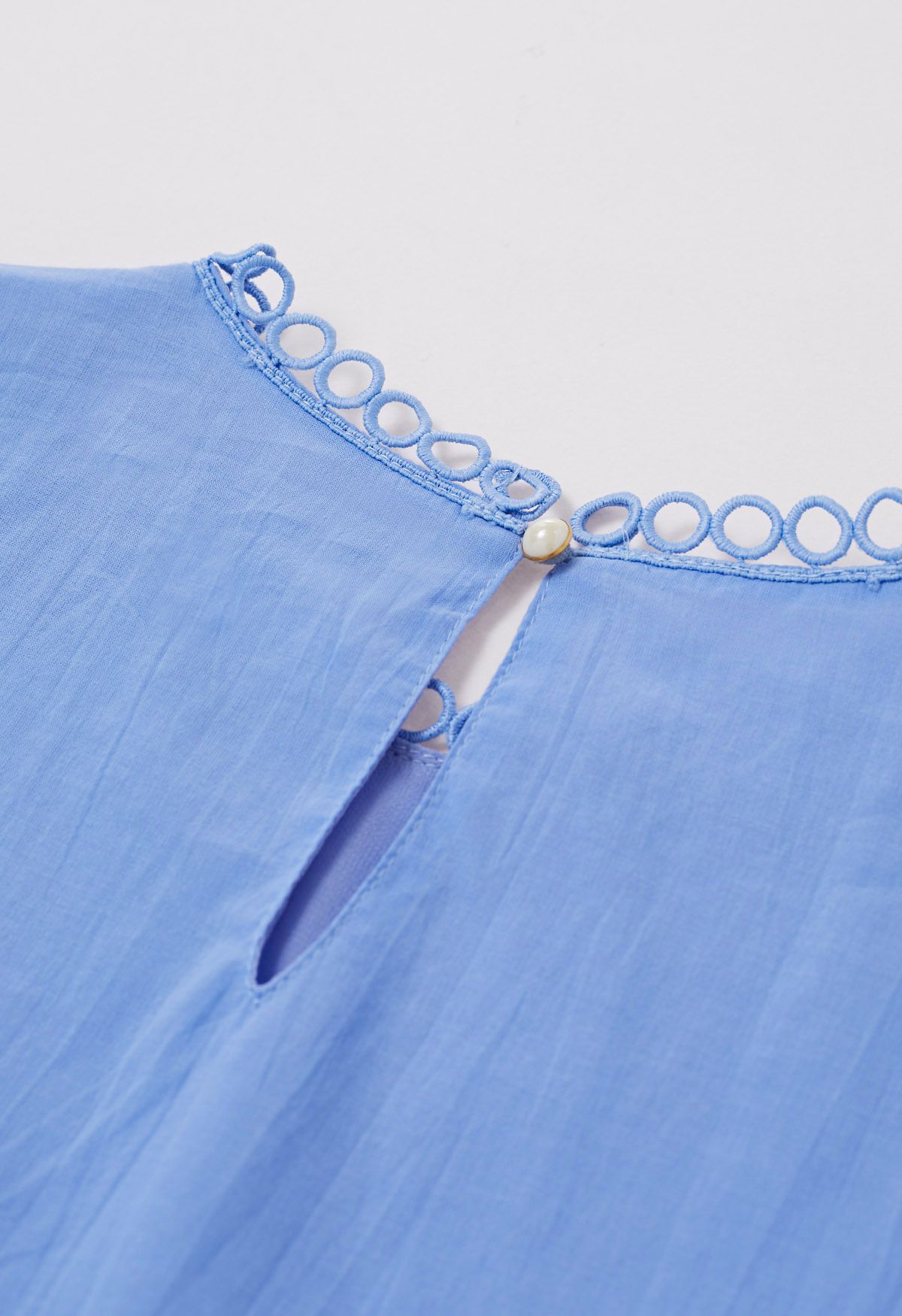 Boho-Chic-Top aus Baumwolle mit Lochstickerei in Blau