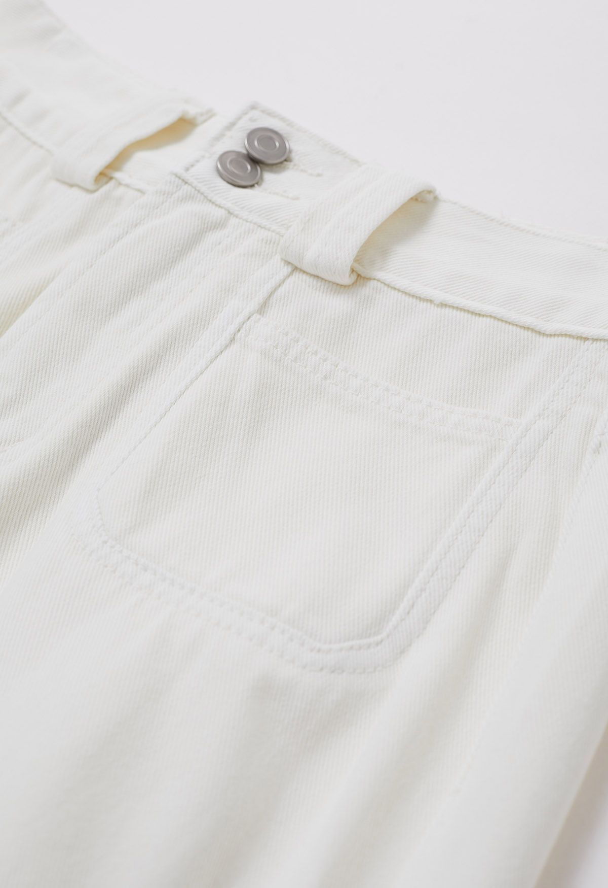 Vintage-Charme-Jeans mit geradem Bein in Weiß