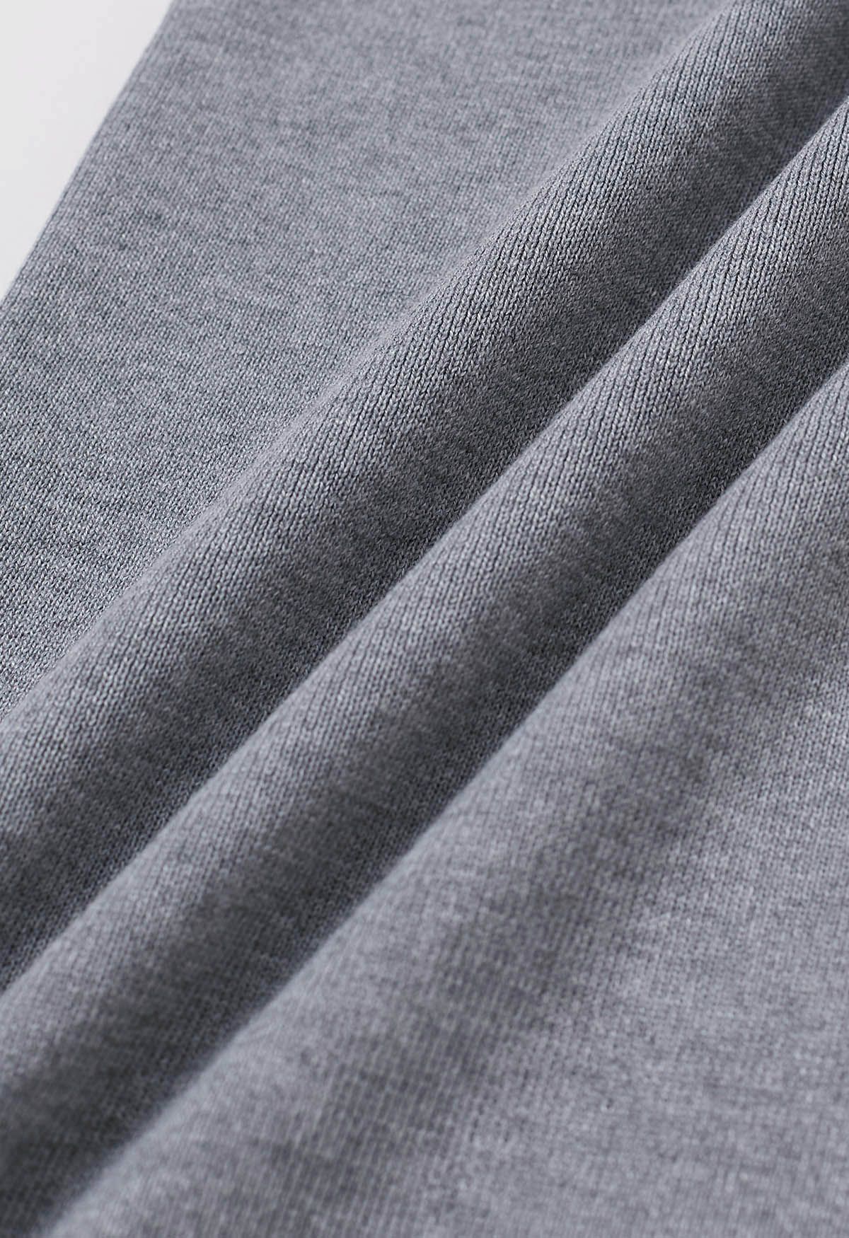 Set aus Strickjacke und Hose mit abstraktem Print und Knöpfen in Grau