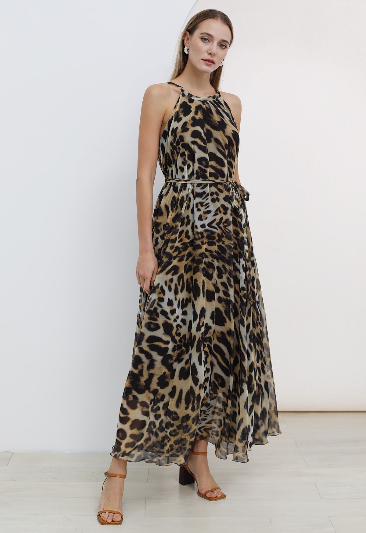 Verführerisches Neckholder-Maxikleid aus Chiffon mit Animal-Print