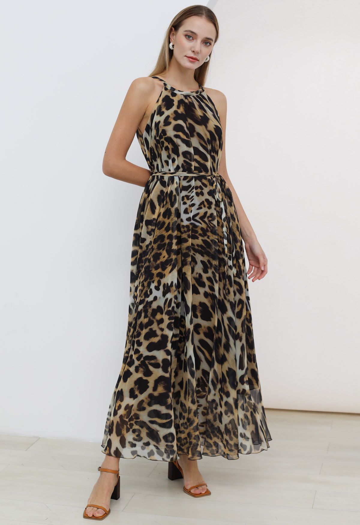 Verführerisches Neckholder-Maxikleid aus Chiffon mit Animal-Print