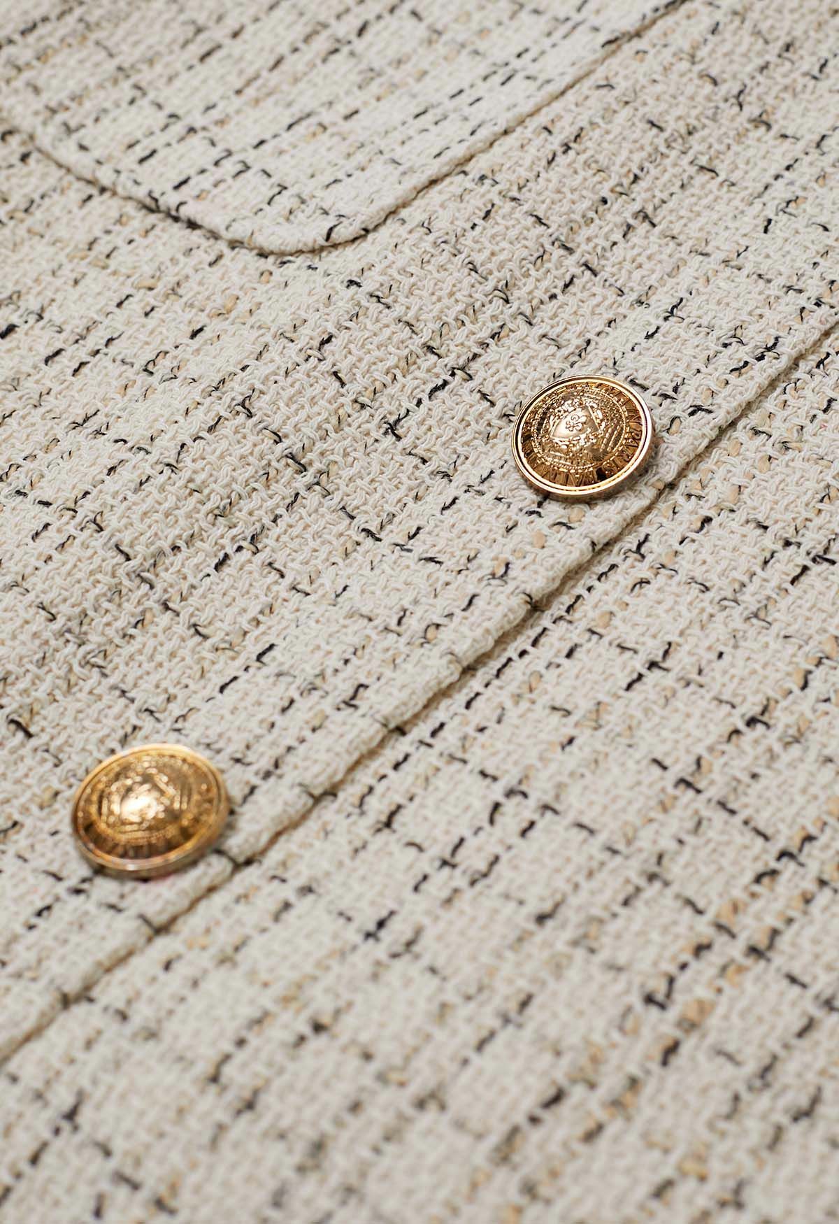 Karierter Tweed-Minirock mit goldenen Knöpfen und Taschen
