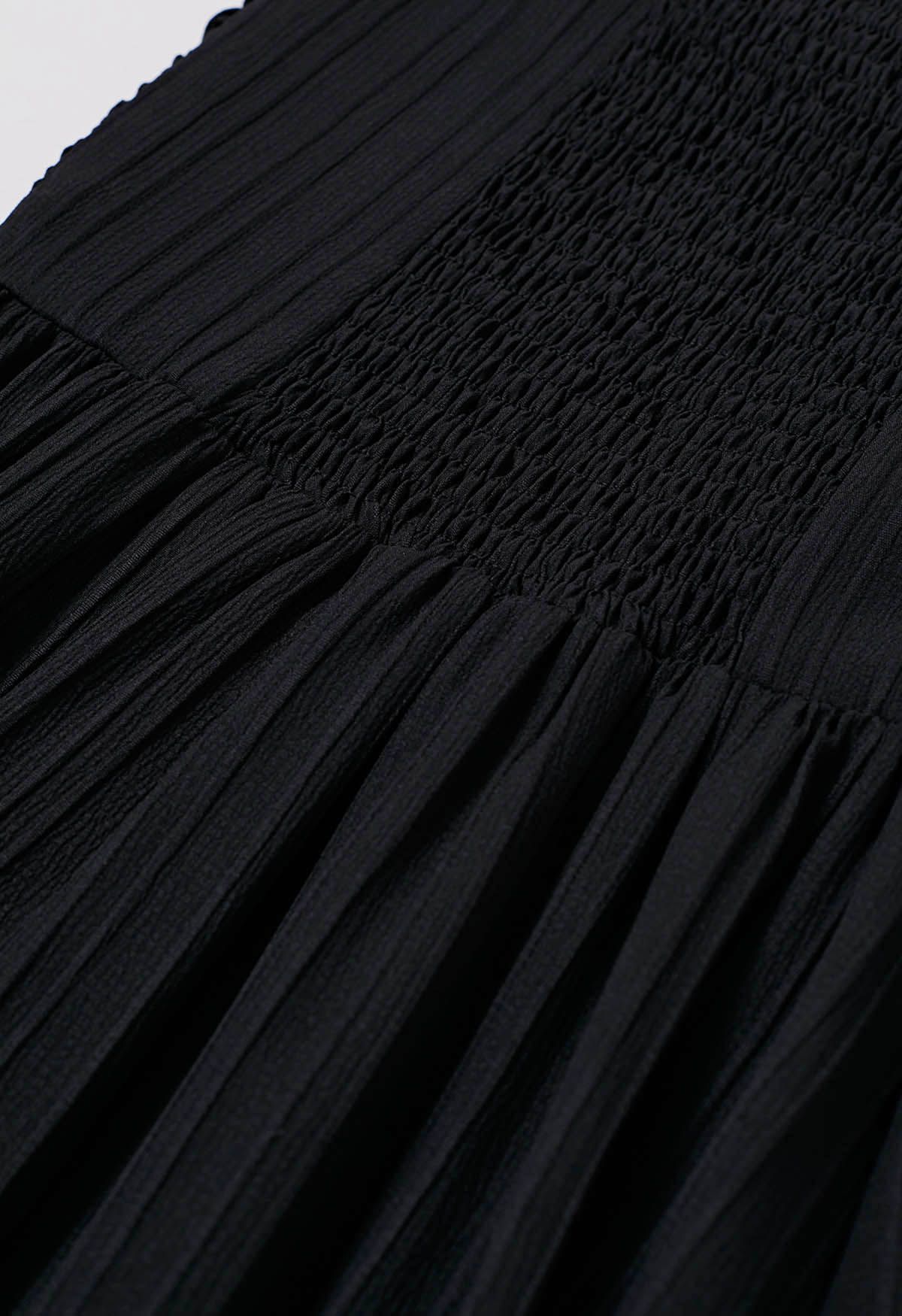 Neckholder-Midikleid mit gerafftem Rücken in Schwarz