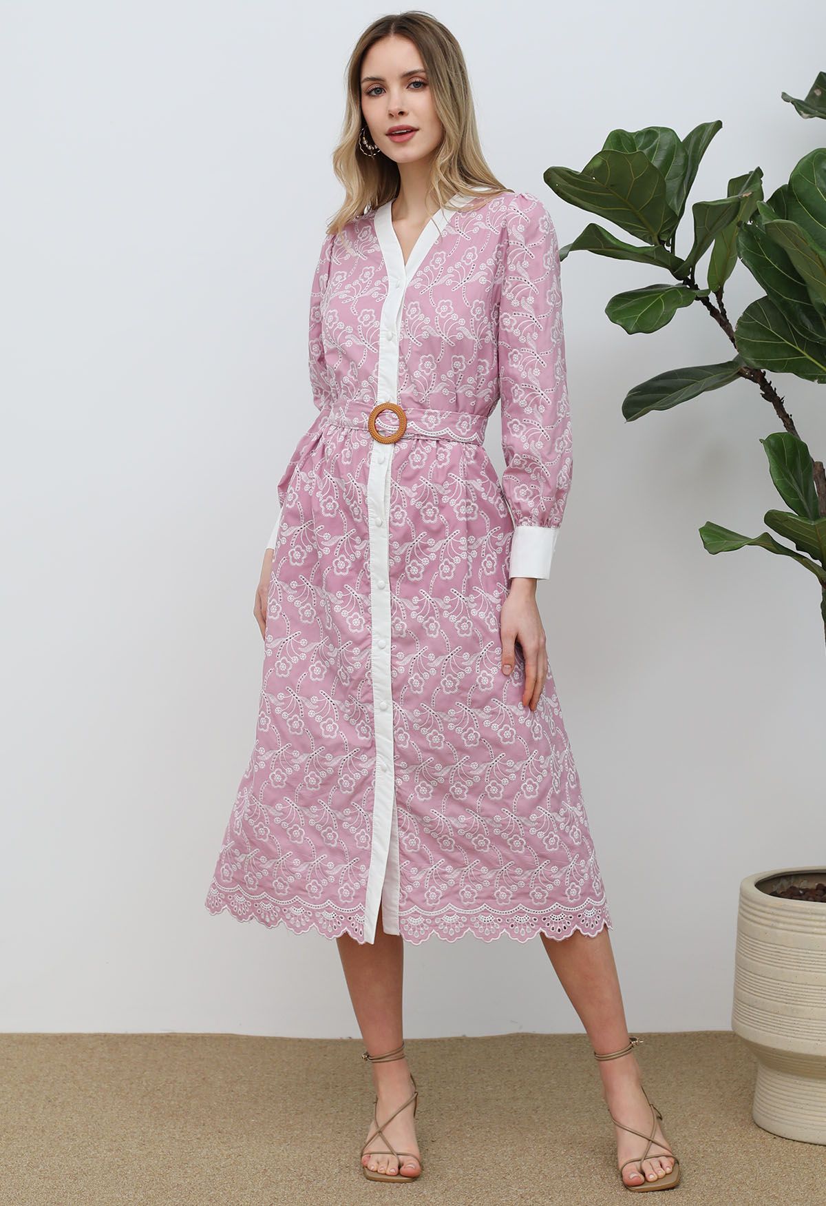 Dancing Floret besticktes Button-Down-Kleid in Rosa