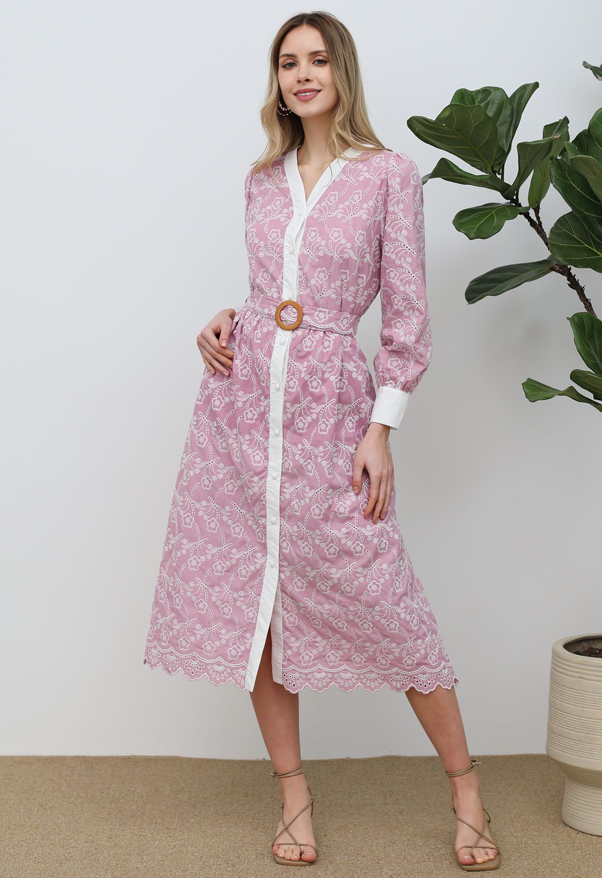 Dancing Floret besticktes Button-Down-Kleid in Rosa