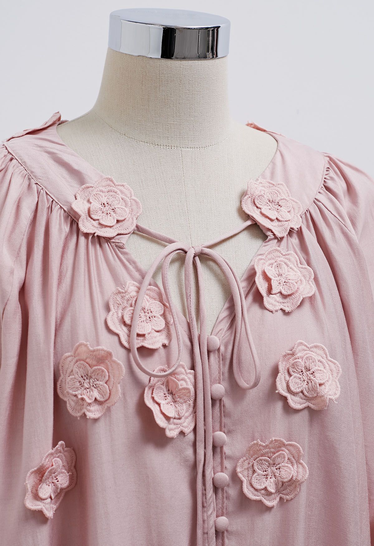 Romantisches Blüten-Hemd mit 3D-Spitzenblumen und Knöpfen in Rosa