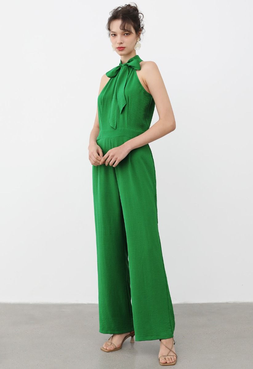 Eleganter Neckholder-Jumpsuit mit Schleife in Grün