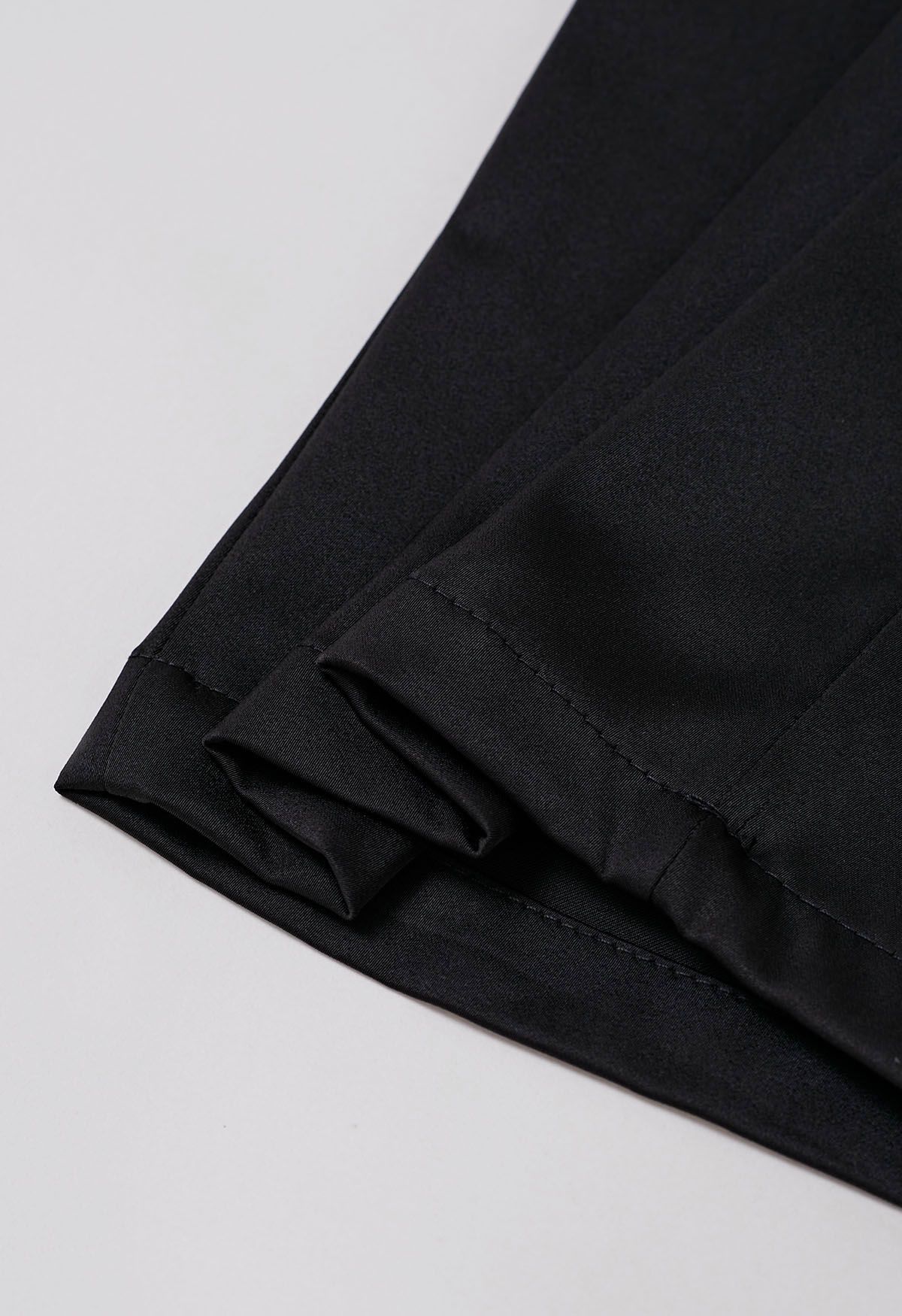 Schlupfhose mit Satin-Finish in Schwarz