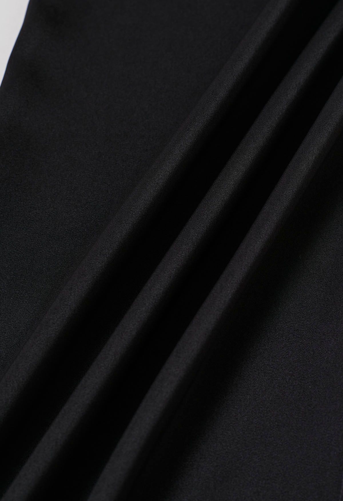 Schlupfhose mit Satin-Finish in Schwarz